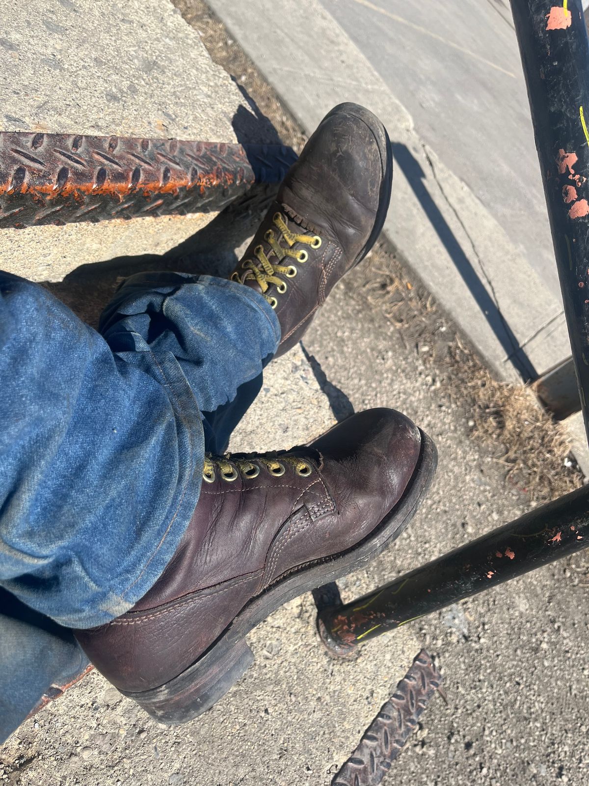 Photo by BigMunnyMunro on March 24, 2025 of the GREB 1960s Kodiak Steel Toe in Unknown Leather.