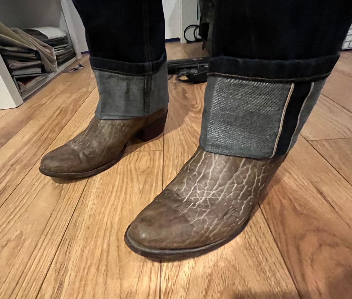 Photo by BigMunnyMunro on January 5, 2025 of the Coyote Joe Boots Cowboy Boot in Light Tan Bison White Overdye & White Calfskin.