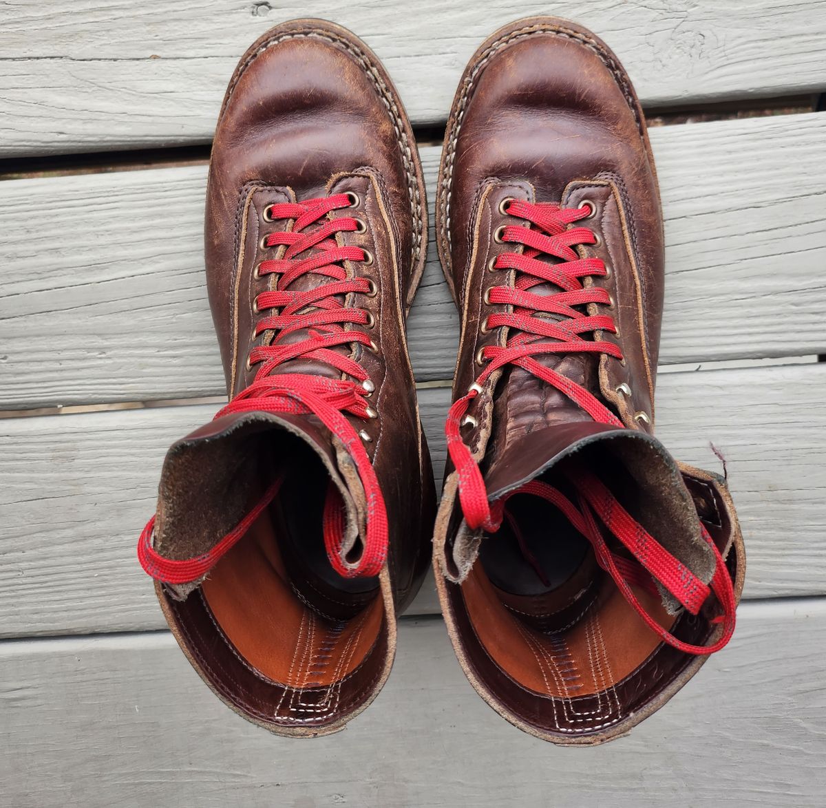 Photo by Zeonic on January 1, 2024 of the White's Bounty Hunter in Horween Brown Chromexcel.