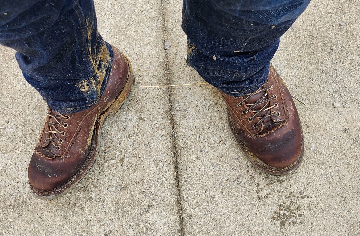 Photo by Zeonic on February 1, 2024 of the White's Bounty Hunter in Horween Brown Chromexcel.
