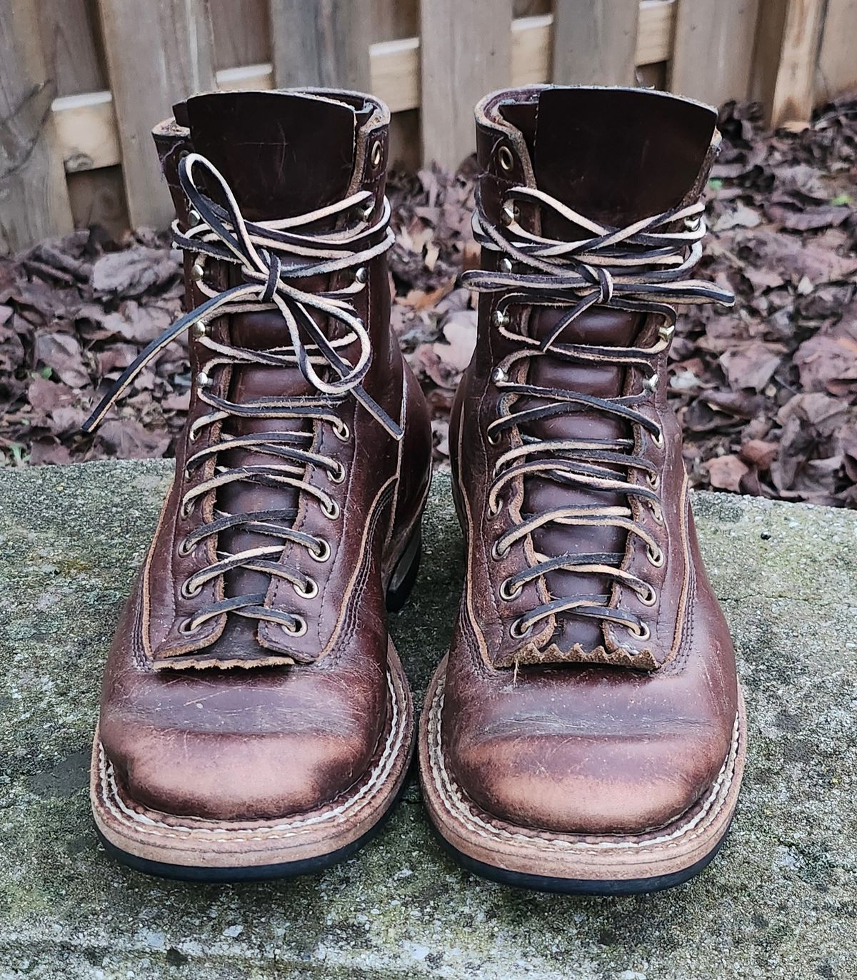 Photo by Zeonic on February 1, 2024 of the White's Bounty Hunter in Horween Brown Chromexcel.