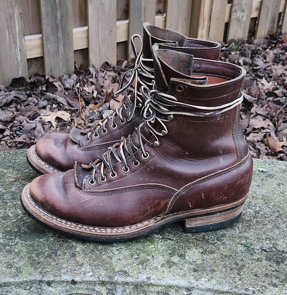 Photo by Zeonic on February 1, 2024 of the White's Bounty Hunter in Horween Brown Chromexcel.