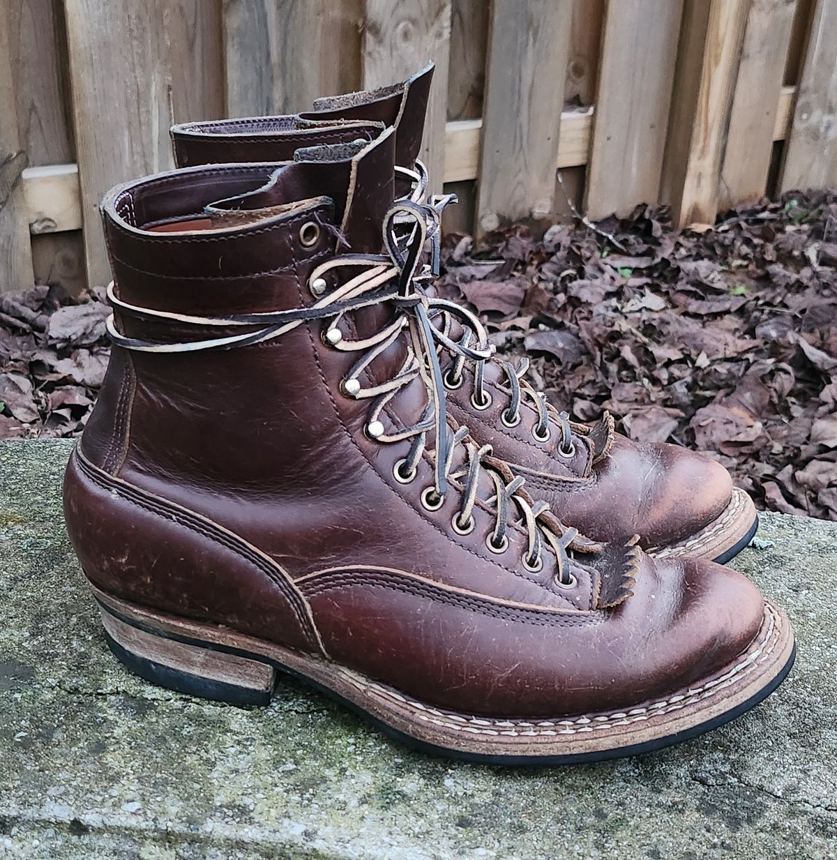 Photo by Zeonic on February 1, 2024 of the White's Bounty Hunter in Horween Brown Chromexcel.