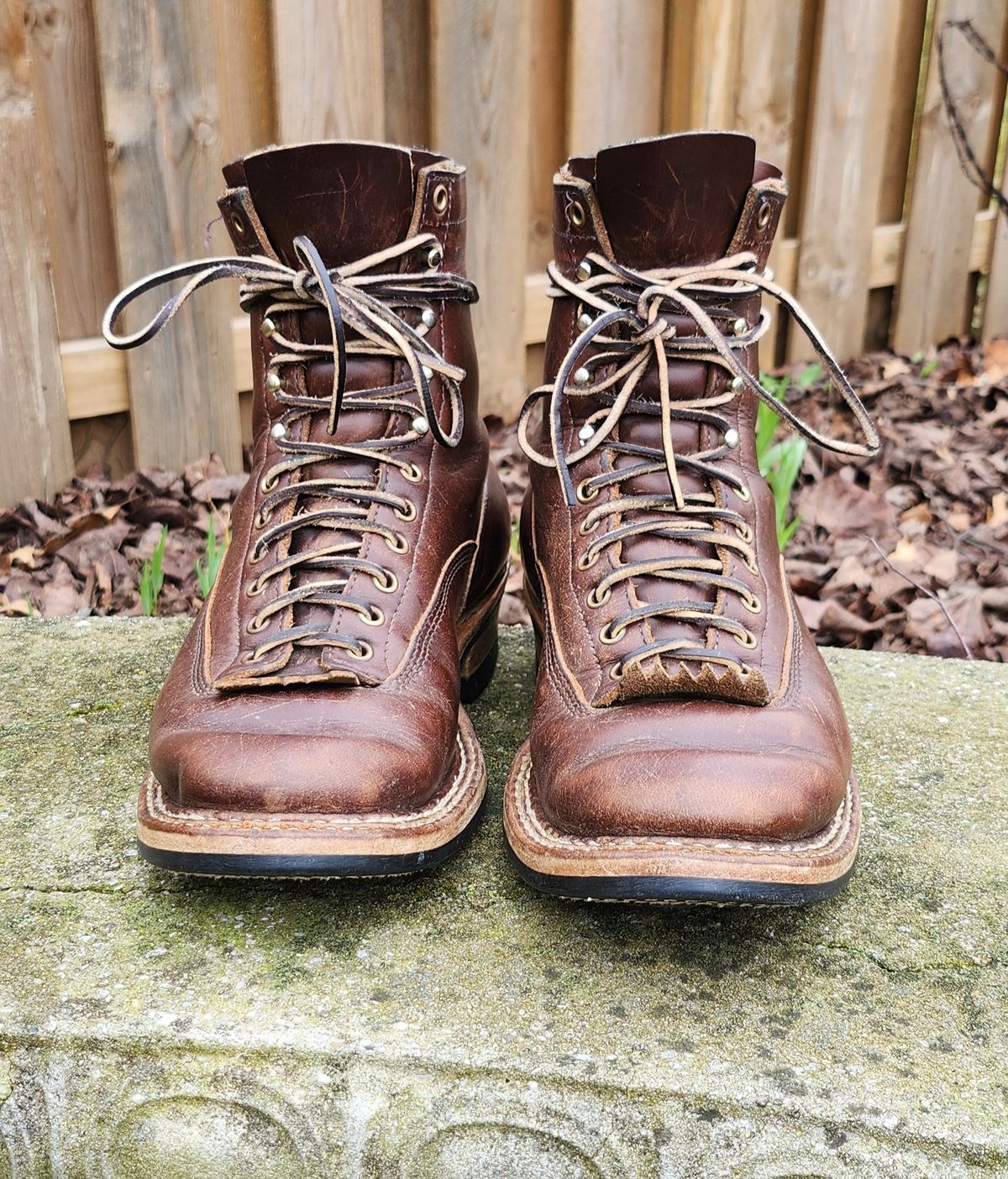 Photo by Zeonic on March 2, 2024 of the White's Bounty Hunter in Horween Brown Chromexcel.