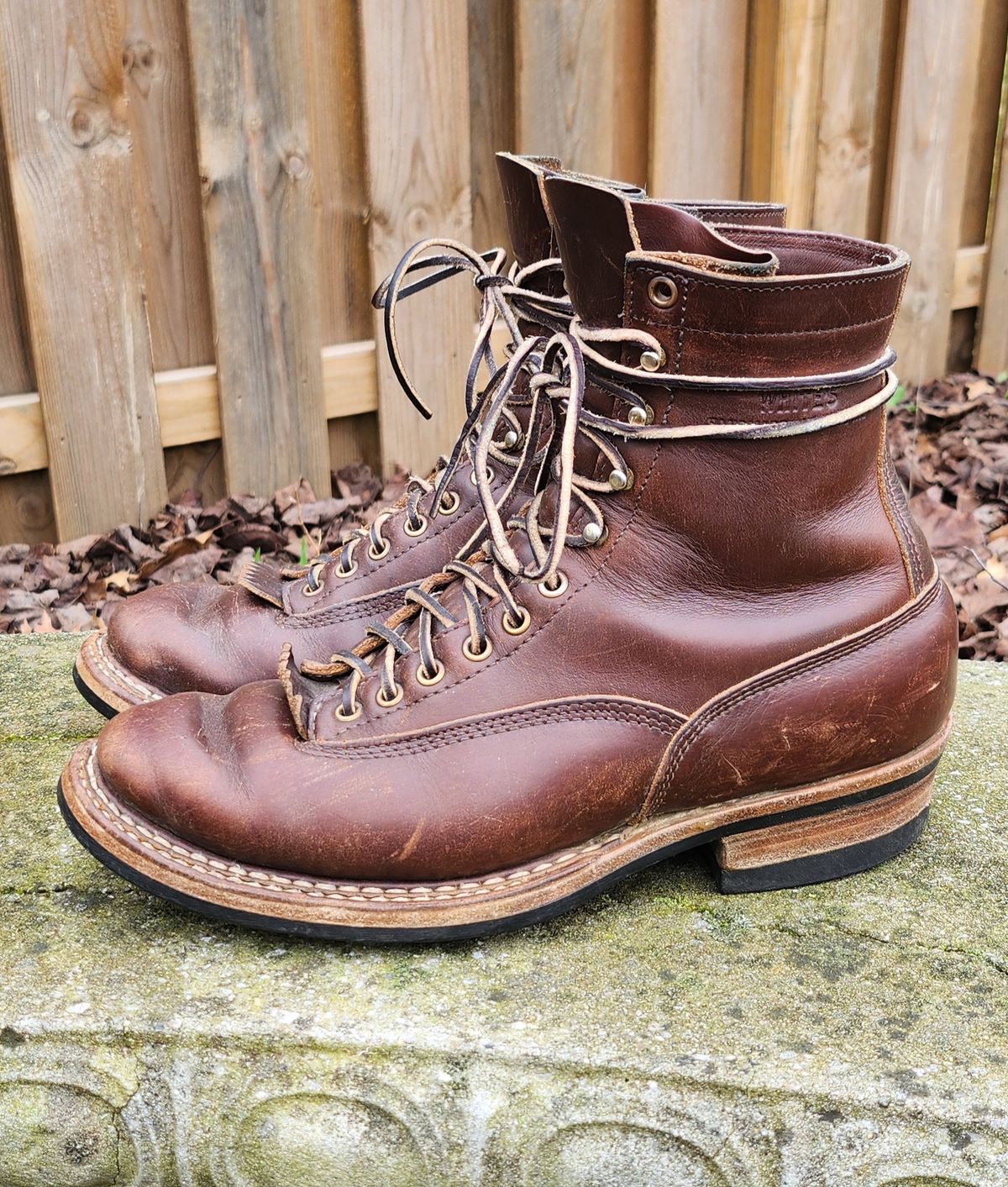 Photo by Zeonic on March 2, 2024 of the White's Bounty Hunter in Horween Brown Chromexcel.