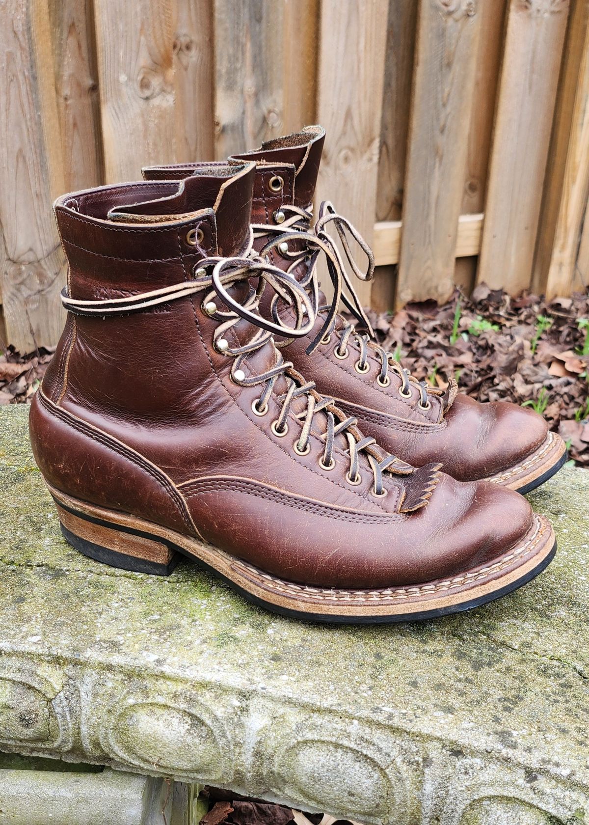 Photo by Zeonic on March 2, 2024 of the White's Bounty Hunter in Horween Brown Chromexcel.