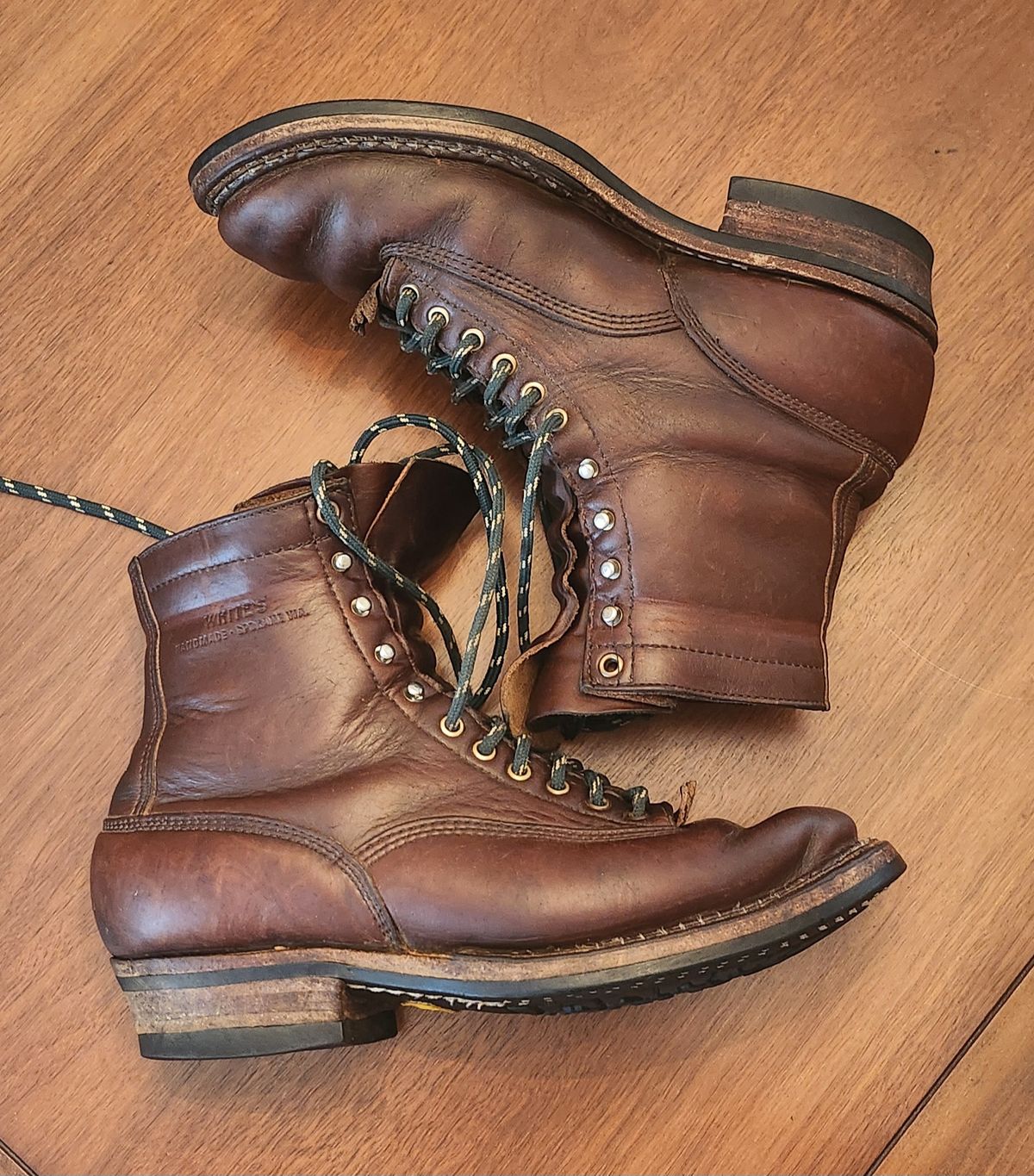 Photo by Zeonic on August 12, 2024 of the White's Bounty Hunter in Horween Brown Chromexcel.