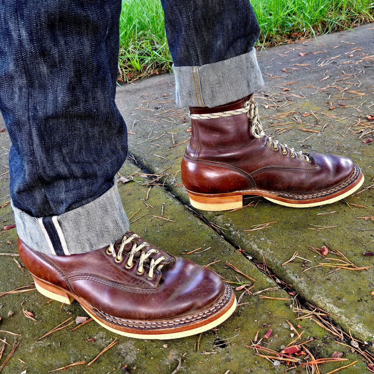 Photo by Zeonic on September 25, 2025 of the White's Bounty Hunter in Horween Brown Chromexcel.