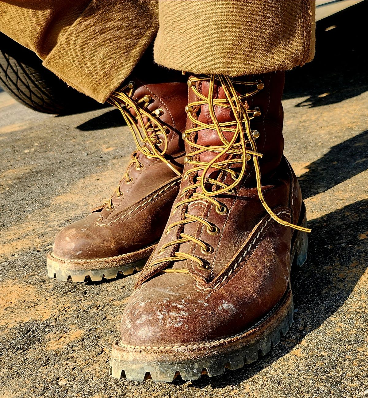 Photo by Zeonic on November 1, 2024 of the Wesco Jobmaster in Seidel Red Dog Oil Tan.