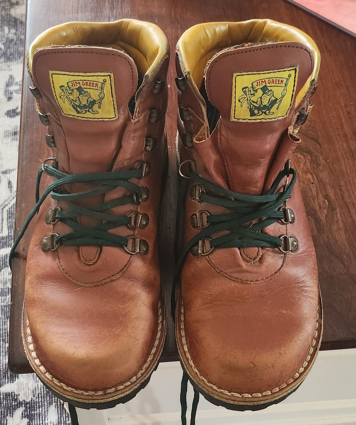 Photo by Zeonic on October 29, 2023 of the Jim Green Razorback in Tan Full Grain.