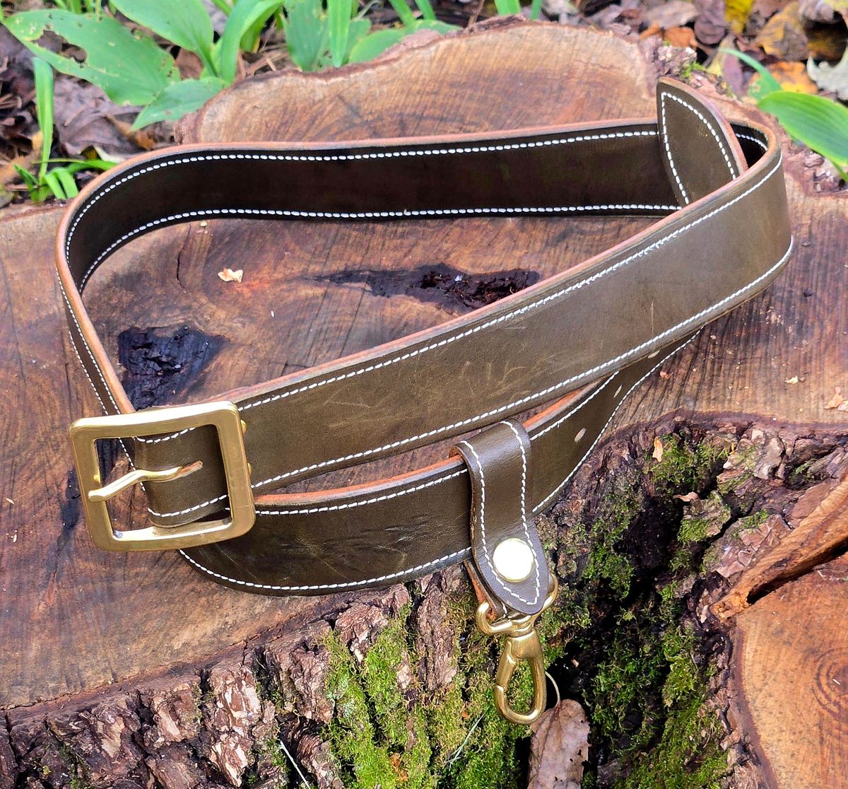 Photo by Zeonic on November 1, 2025 of the Unsung Yoke Belt in Wickett & Craig Olive Oiled Latigo.