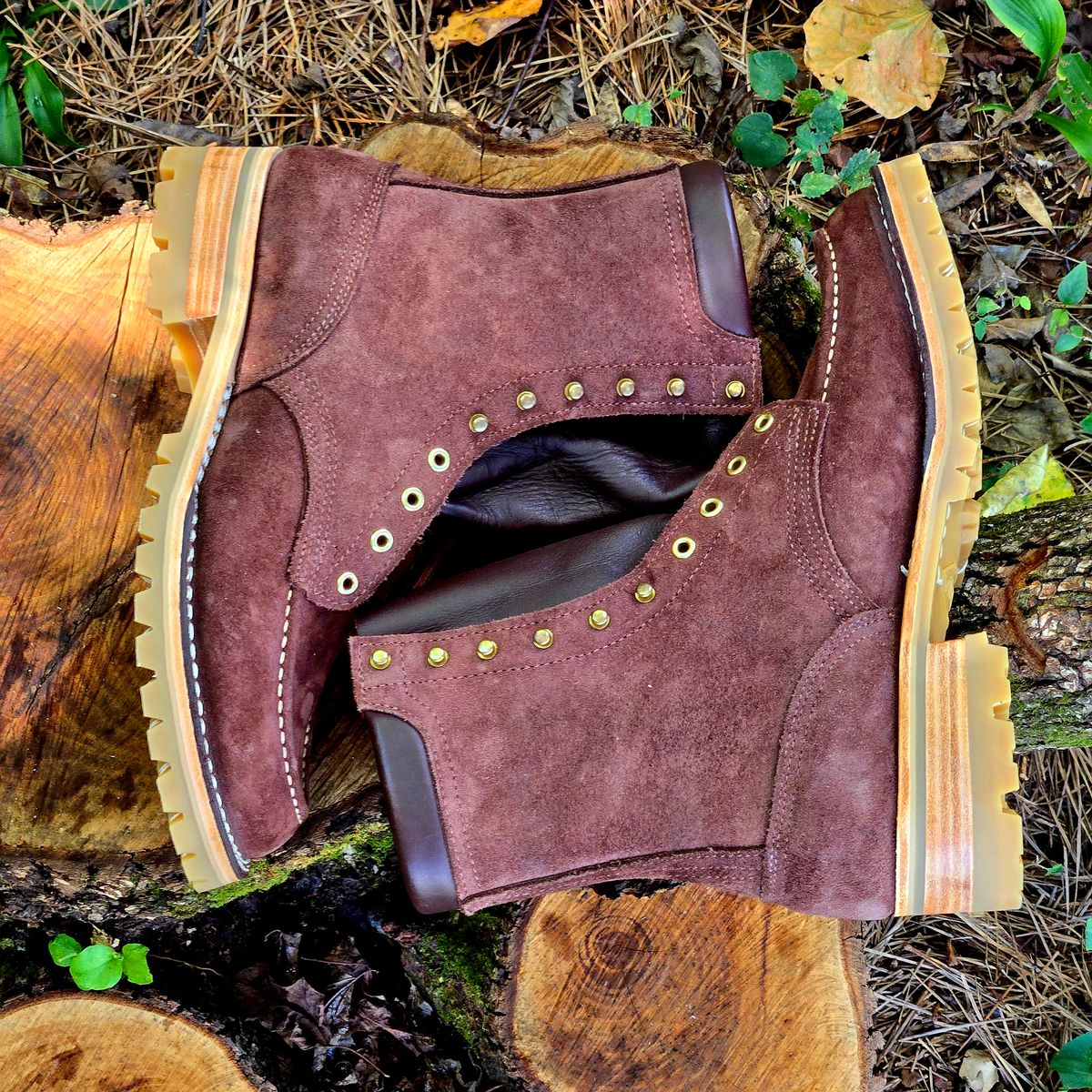 Photo by Zeonic on October 1, 2025 of the Nicks Moc Toe in 64 Mahogany.