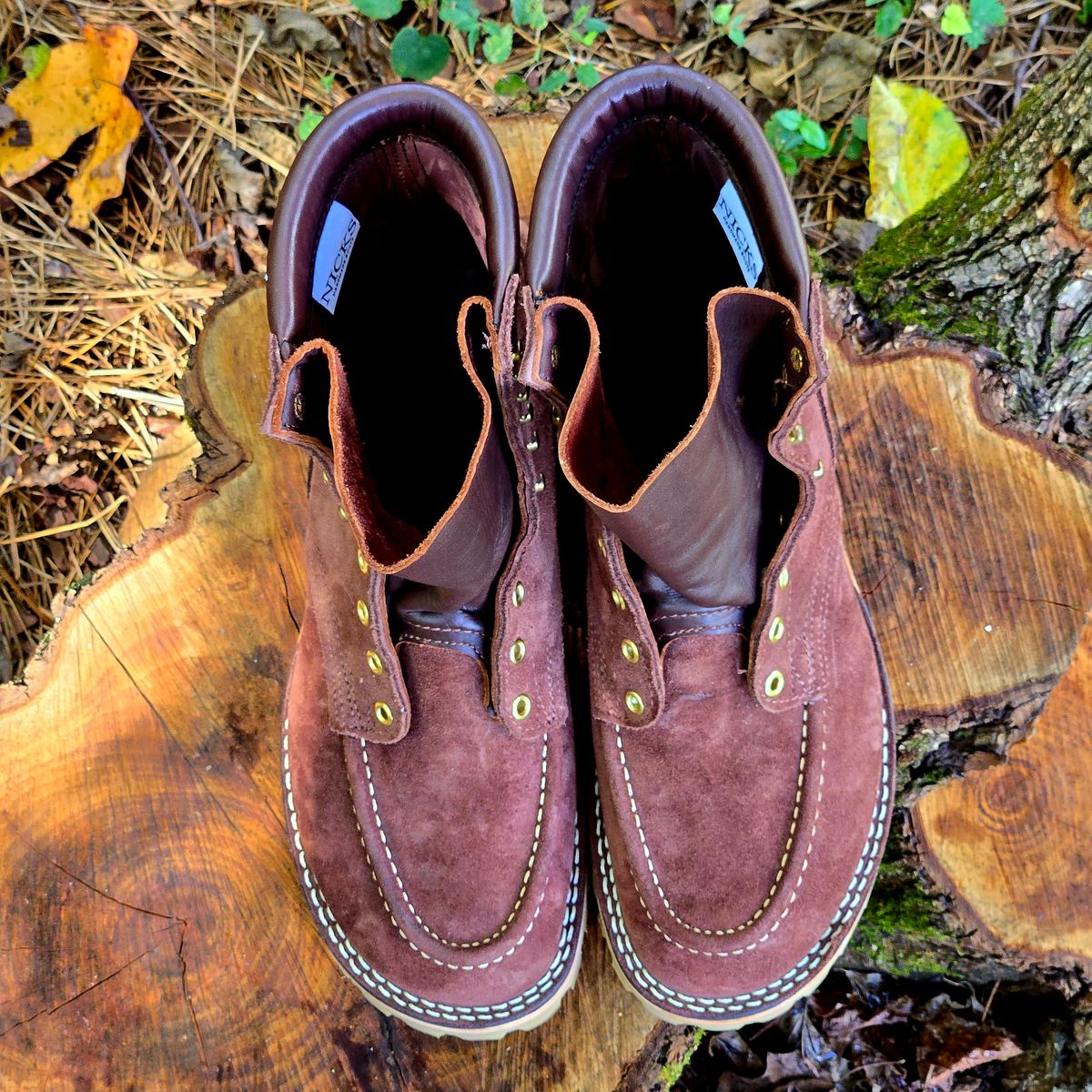 Photo by Zeonic on October 1, 2025 of the Nicks Moc Toe in 64 Mahogany.