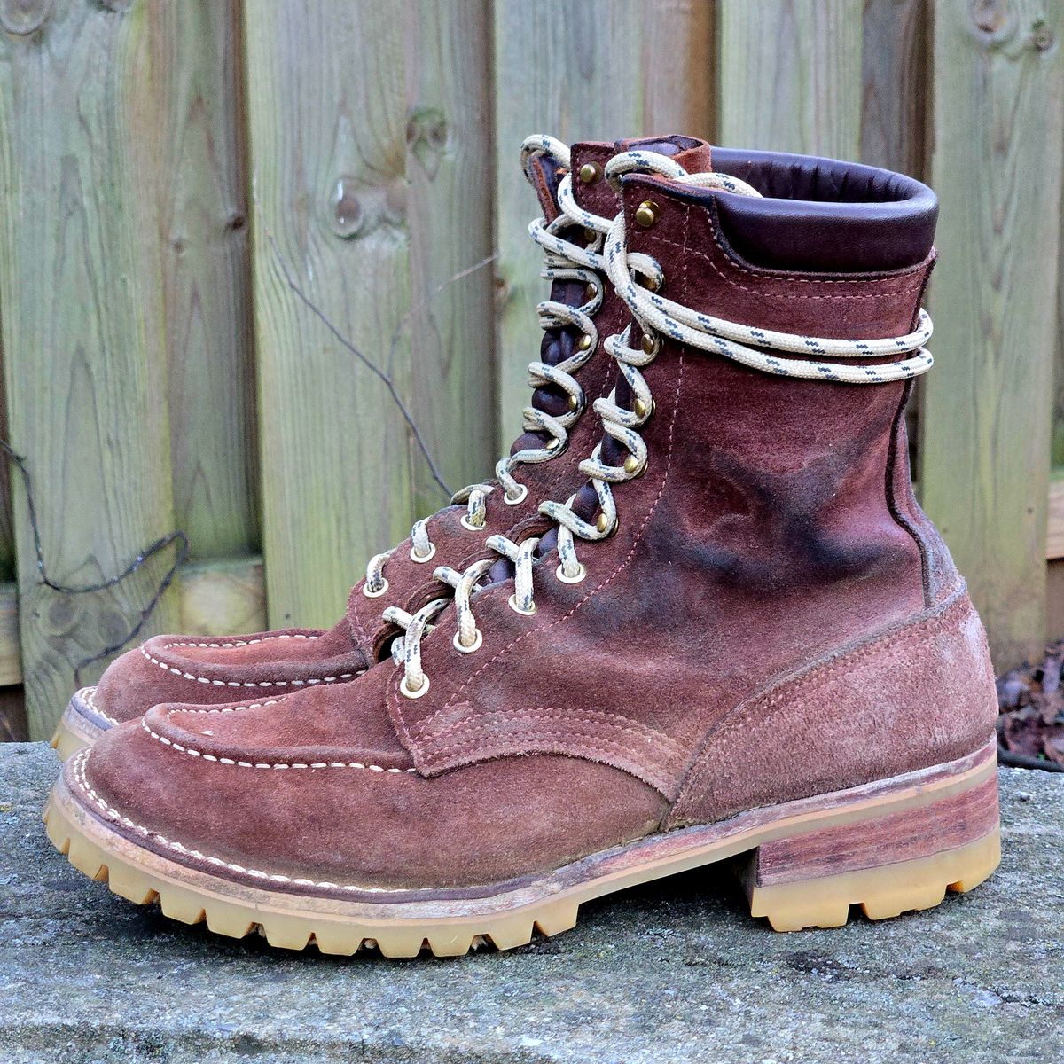 Photo by Zeonic on January 1, 2026 of the Nicks Moc Toe in 64 Mahogany.