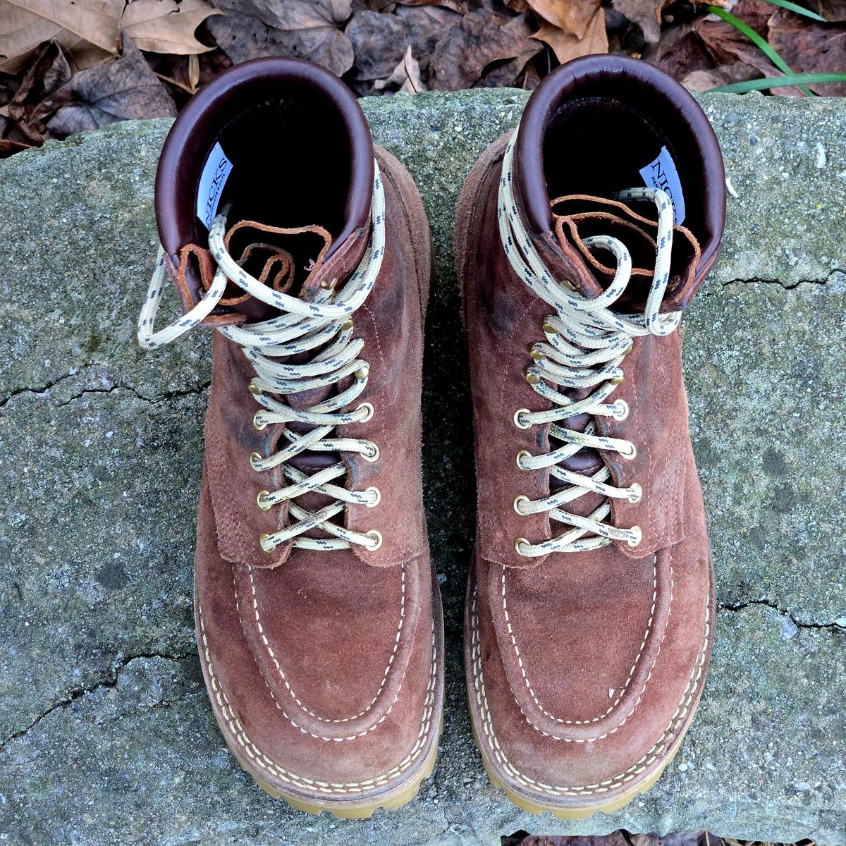 Photo by Zeonic on January 1, 2026 of the Nicks Moc Toe in 64 Mahogany.