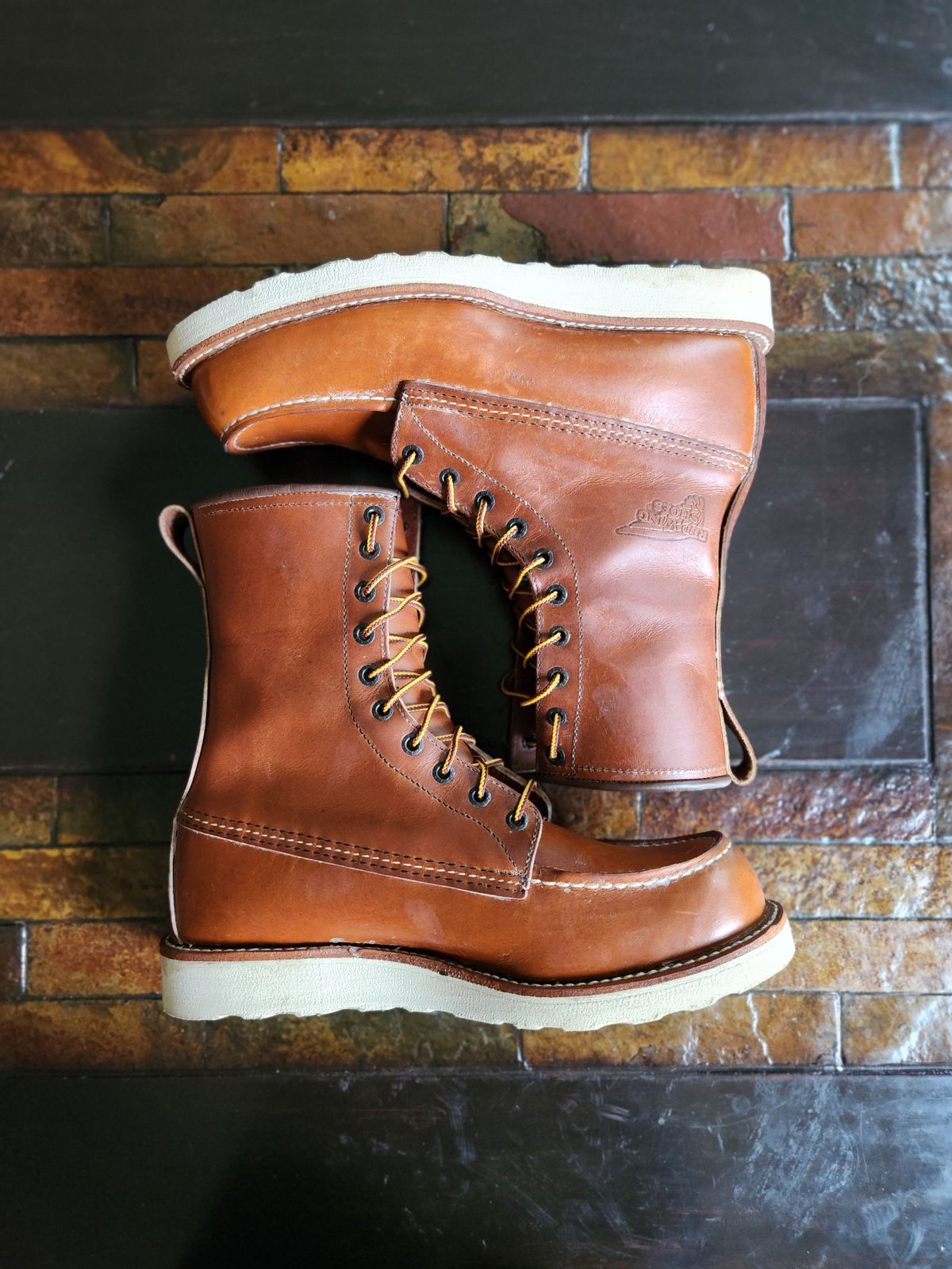 Photo by Longshot on October 1, 2023 of the Red Wing 8-Inch Classic Moc in S.B. Foot Oro-Iginal.