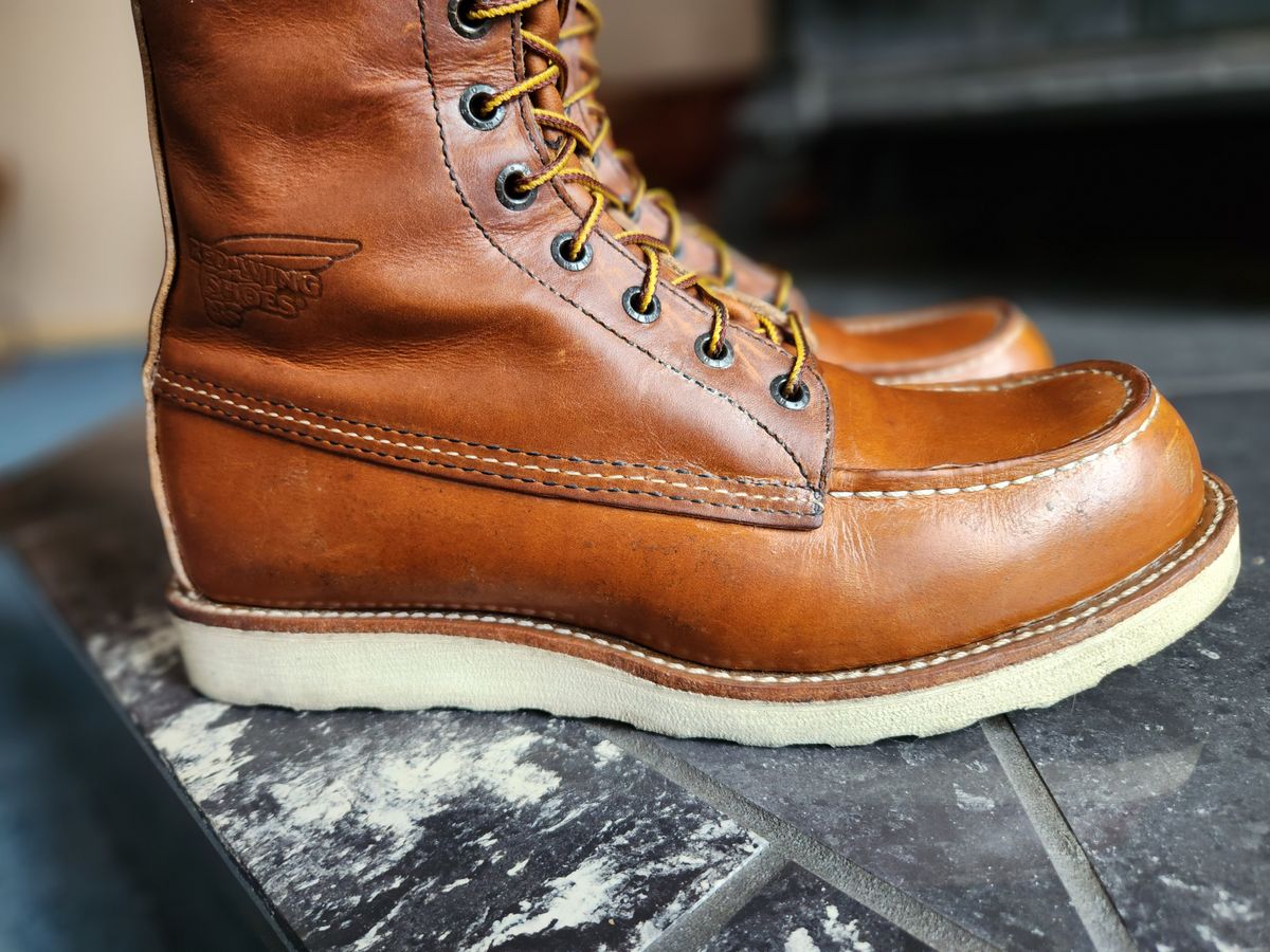 Photo by Longshot on October 7, 2023 of the Red Wing 8-Inch Classic Moc in S.B. Foot Oro-Iginal.