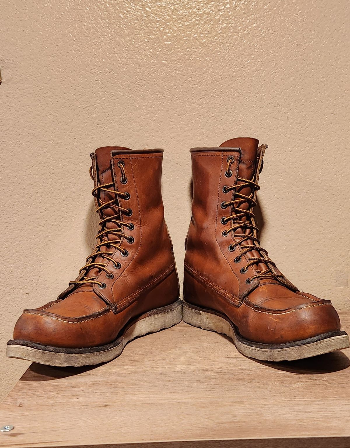 Photo by Longshot on December 4, 2023 of the Red Wing 8-Inch Classic Moc in S.B. Foot Oro-Iginal.