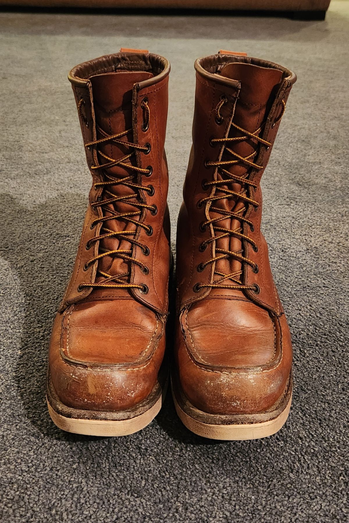 Photo by Longshot on January 5, 2024 of the Red Wing 8-Inch Classic Moc in S.B. Foot Oro-Iginal.