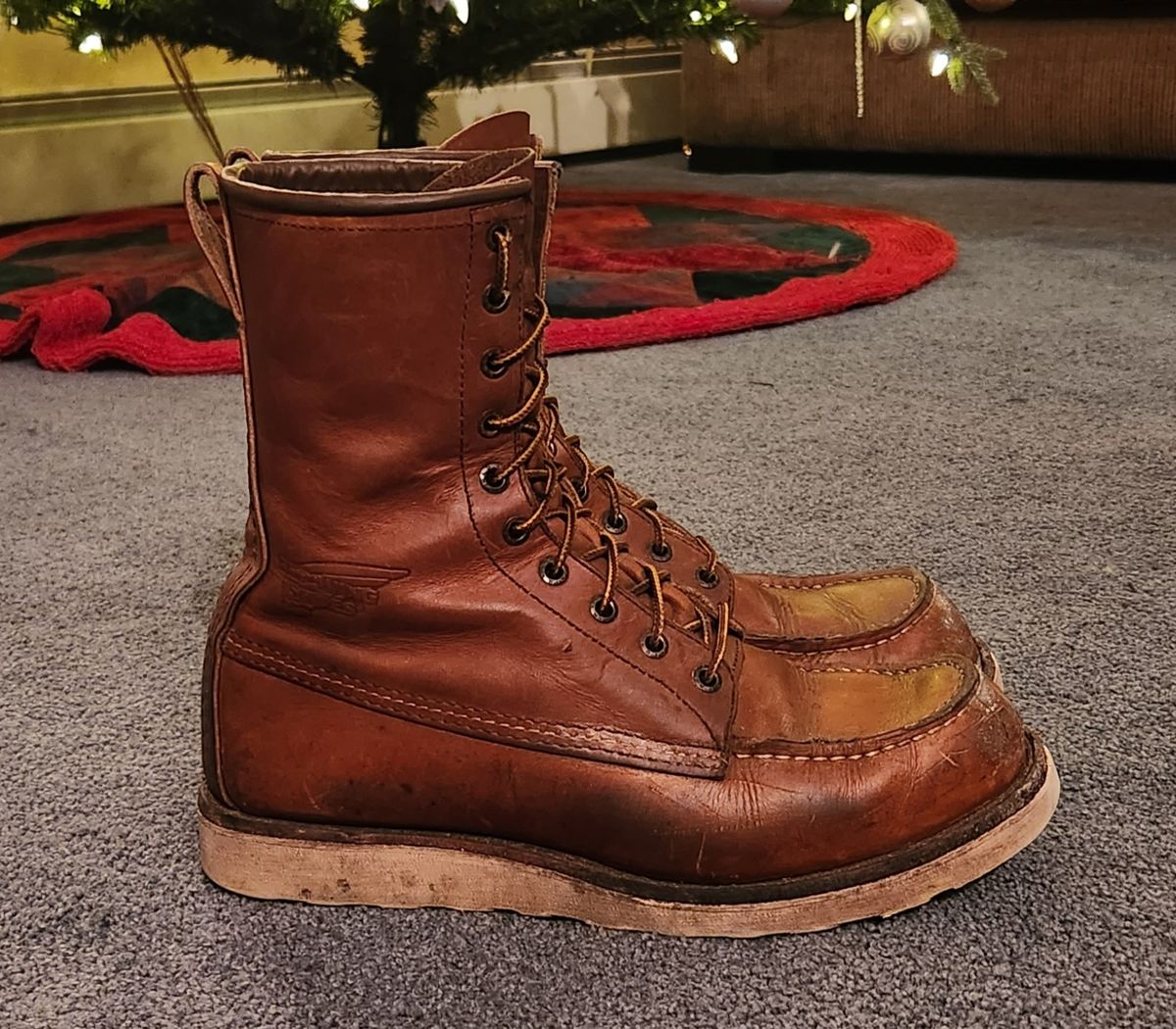 Photo by Longshot on January 5, 2024 of the Red Wing 8-Inch Classic Moc in S.B. Foot Oro-Iginal.