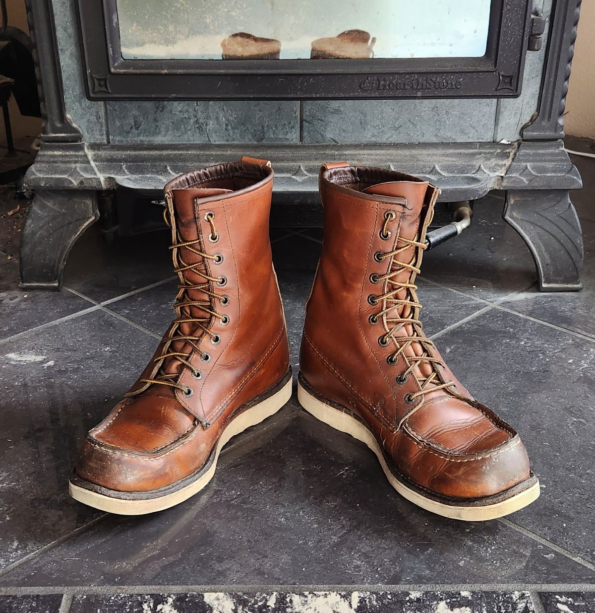 Photo by Longshot on April 5, 2024 of the Red Wing 8-Inch Classic Moc in S.B. Foot Oro-Iginal.