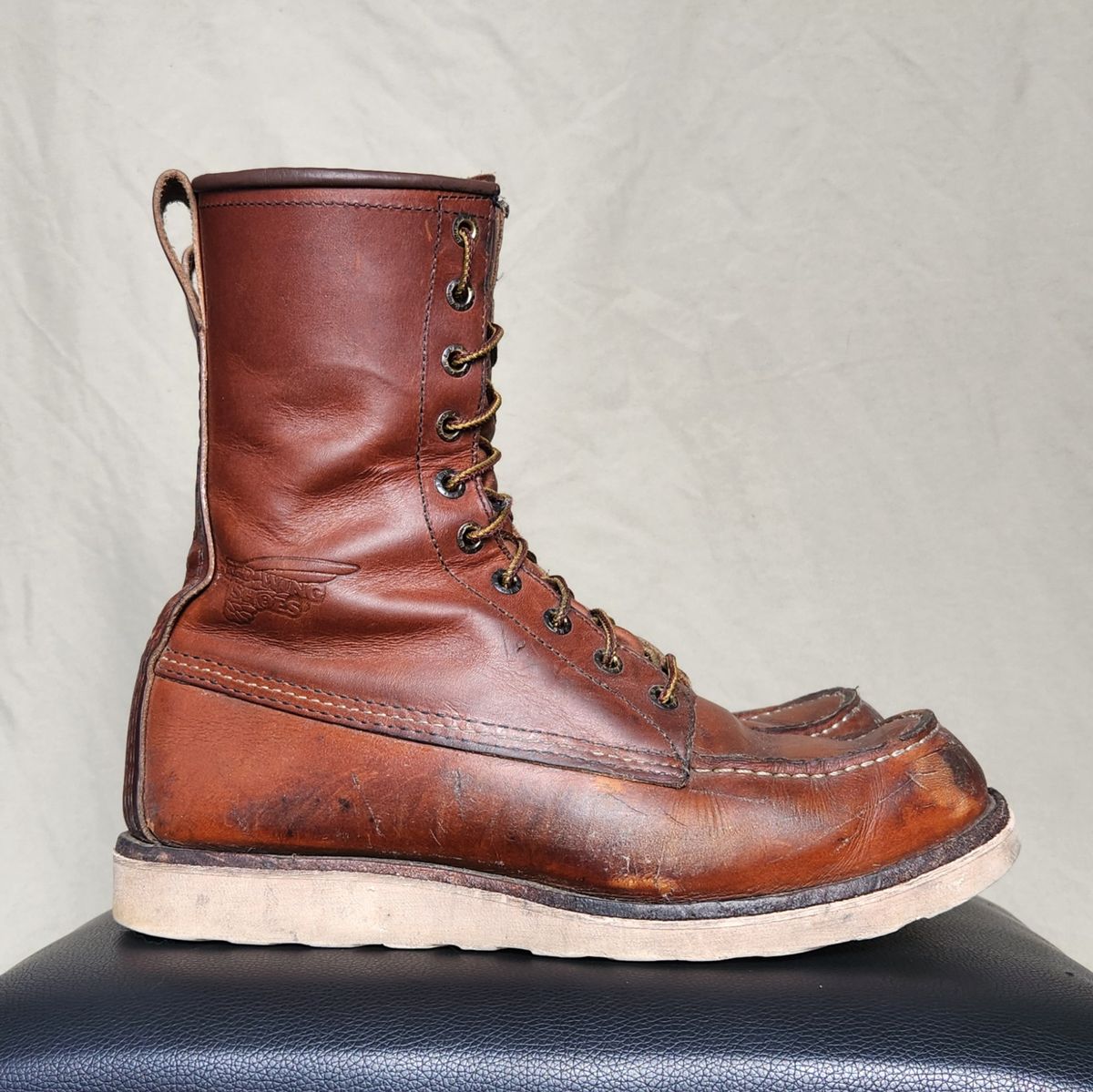 Photo by Longshot on April 5, 2024 of the Red Wing 8-Inch Classic Moc in S.B. Foot Oro-Iginal.