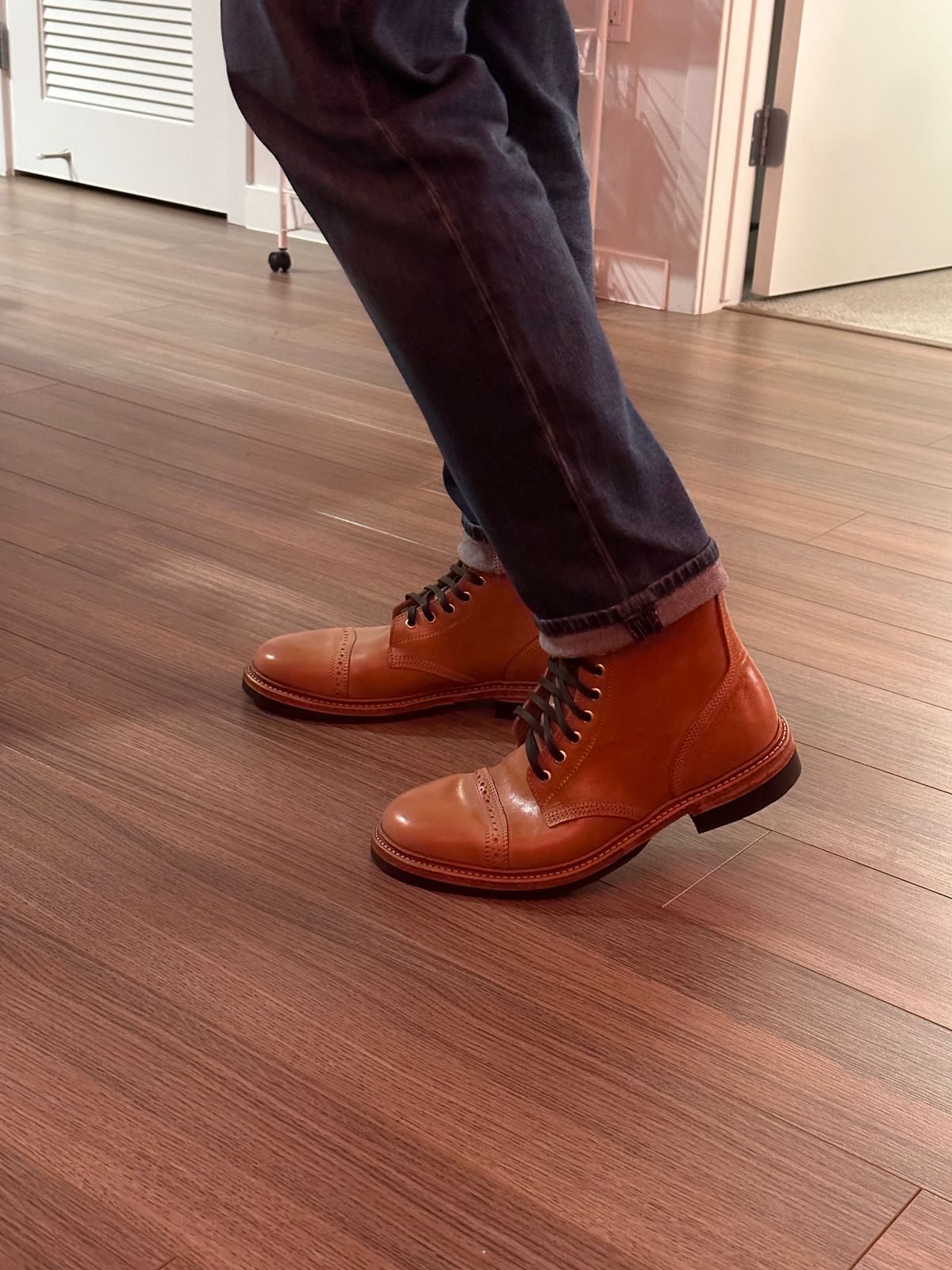 Photo by PanicAtTheCisco on October 1, 2022 of the Oak Street Bootmakers Field Boot in Maryam Natural TPR Horsebutt.