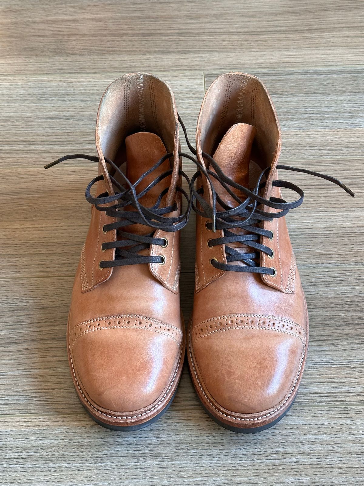 Photo by PanicAtTheCisco on October 13, 2022 of the Oak Street Bootmakers Field Boot in Maryam Natural TPR Horsebutt.