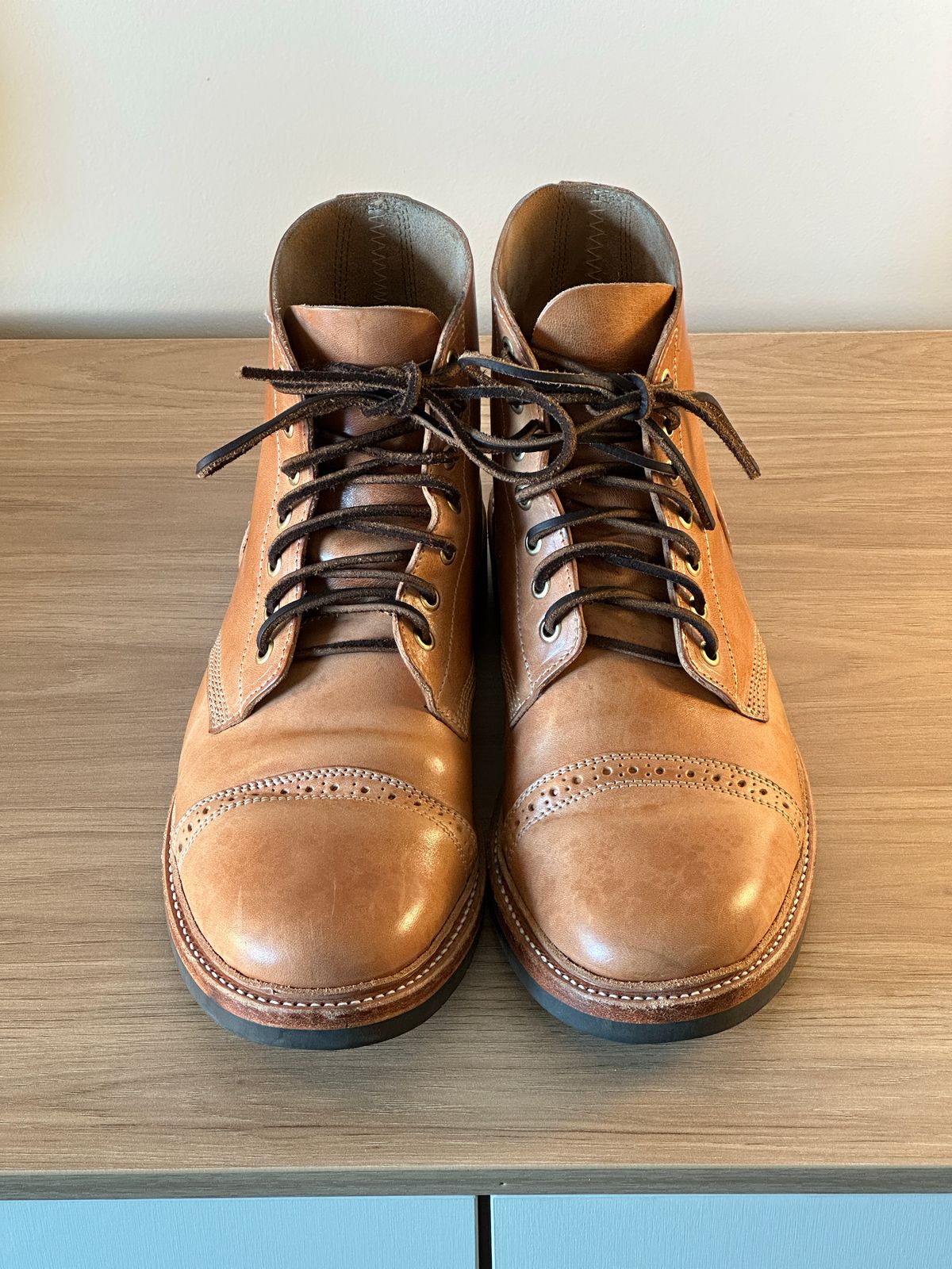 Photo by PanicAtTheCisco on November 4, 2022 of the Oak Street Bootmakers Field Boot in Maryam Natural TPR Horsebutt.