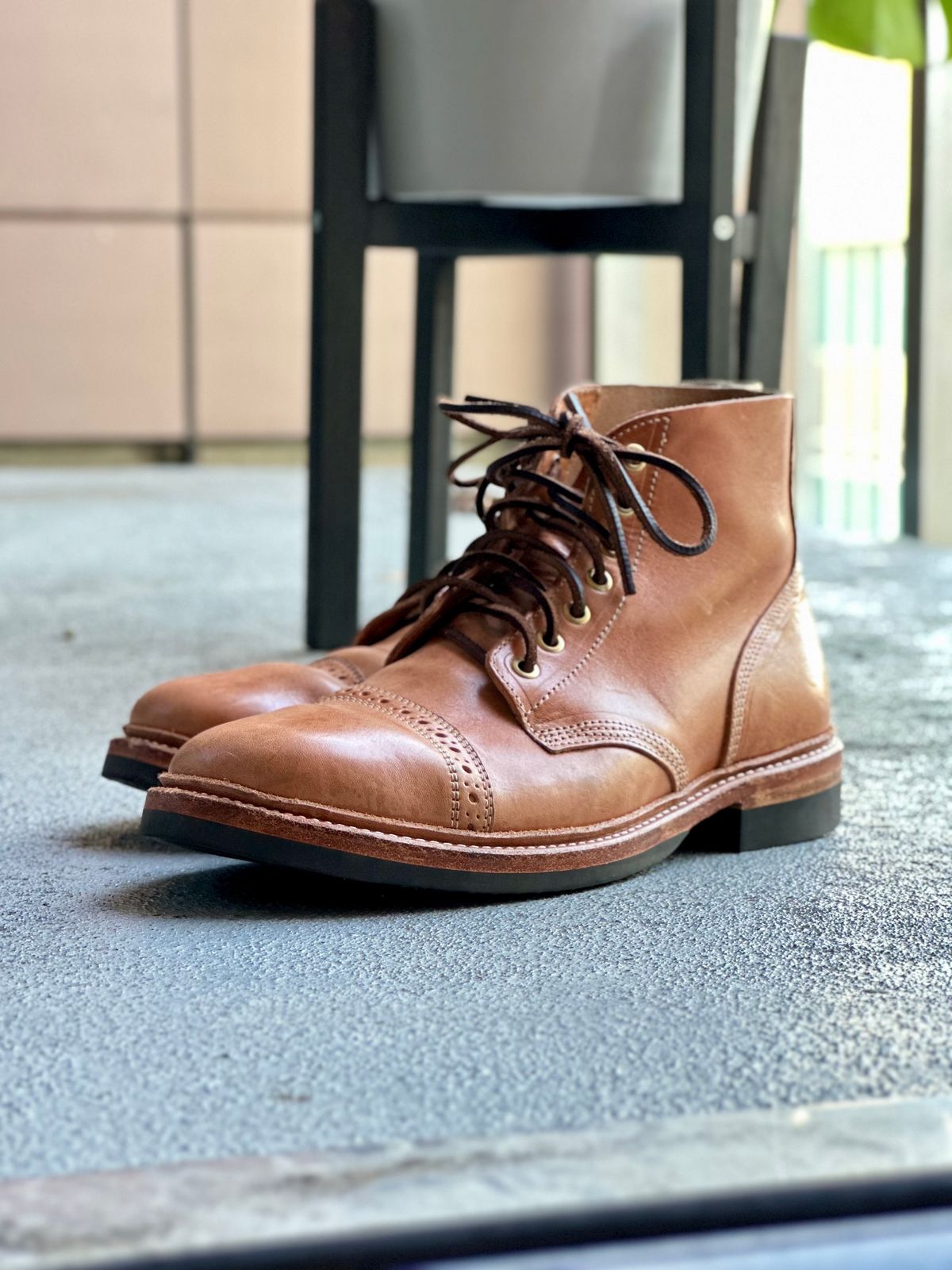 Photo by PanicAtTheCisco on November 4, 2022 of the Oak Street Bootmakers Field Boot in Maryam Natural TPR Horsebutt.