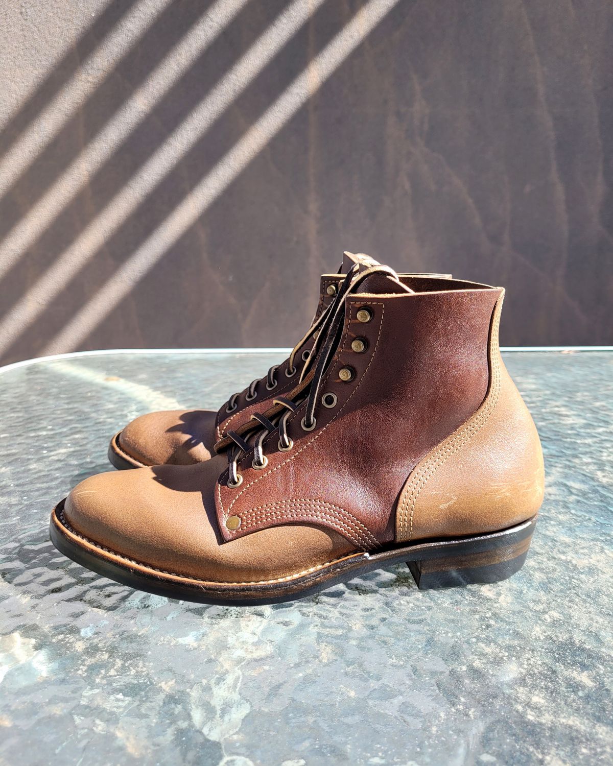 Photo by ericawjc on November 5, 2024 of the NF Bootmaker Milton Boot in Horween Natural Illini Latigo.