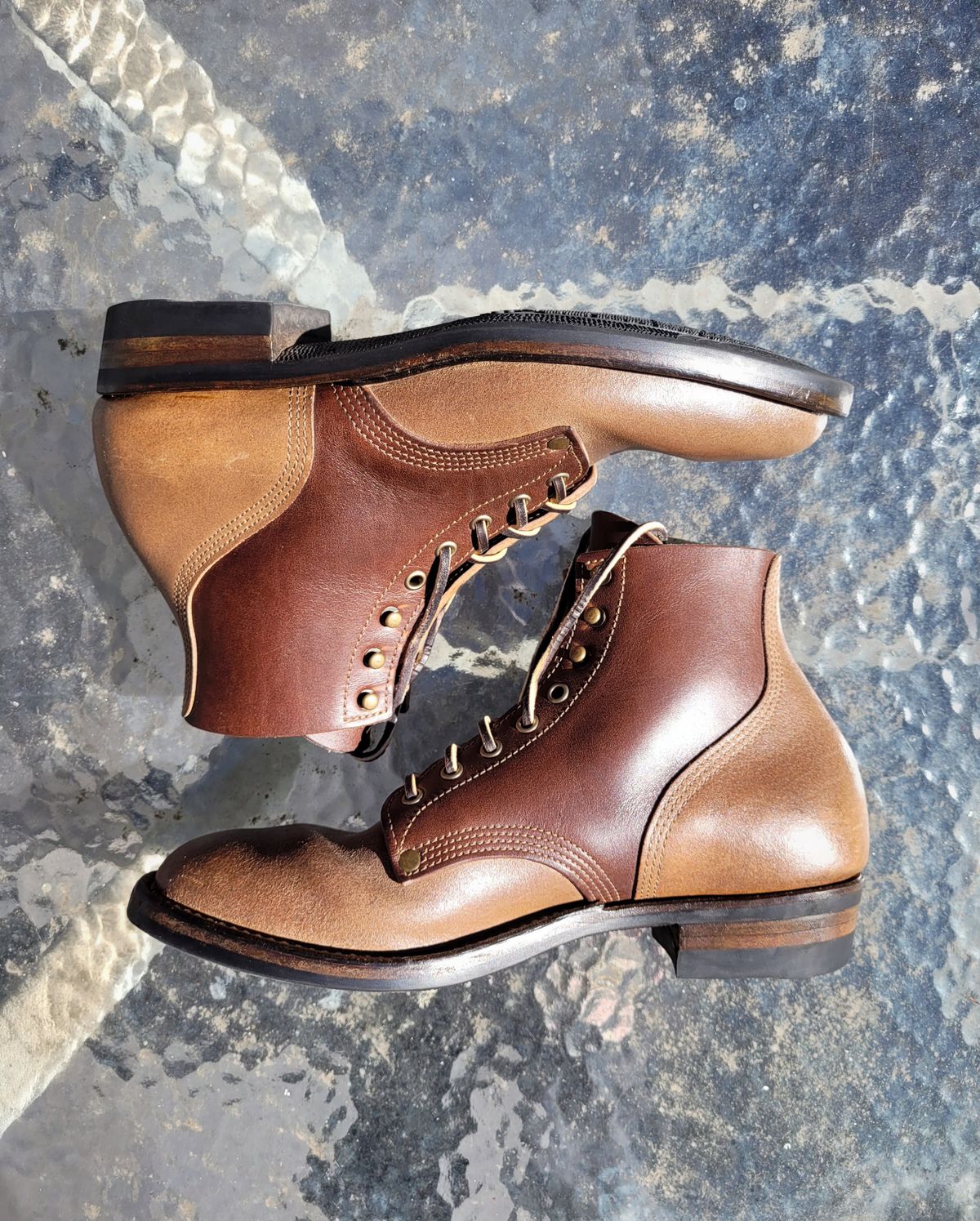 Photo by ericawjc on November 5, 2024 of the NF Bootmaker Milton Boot in Horween Natural Illini Latigo.