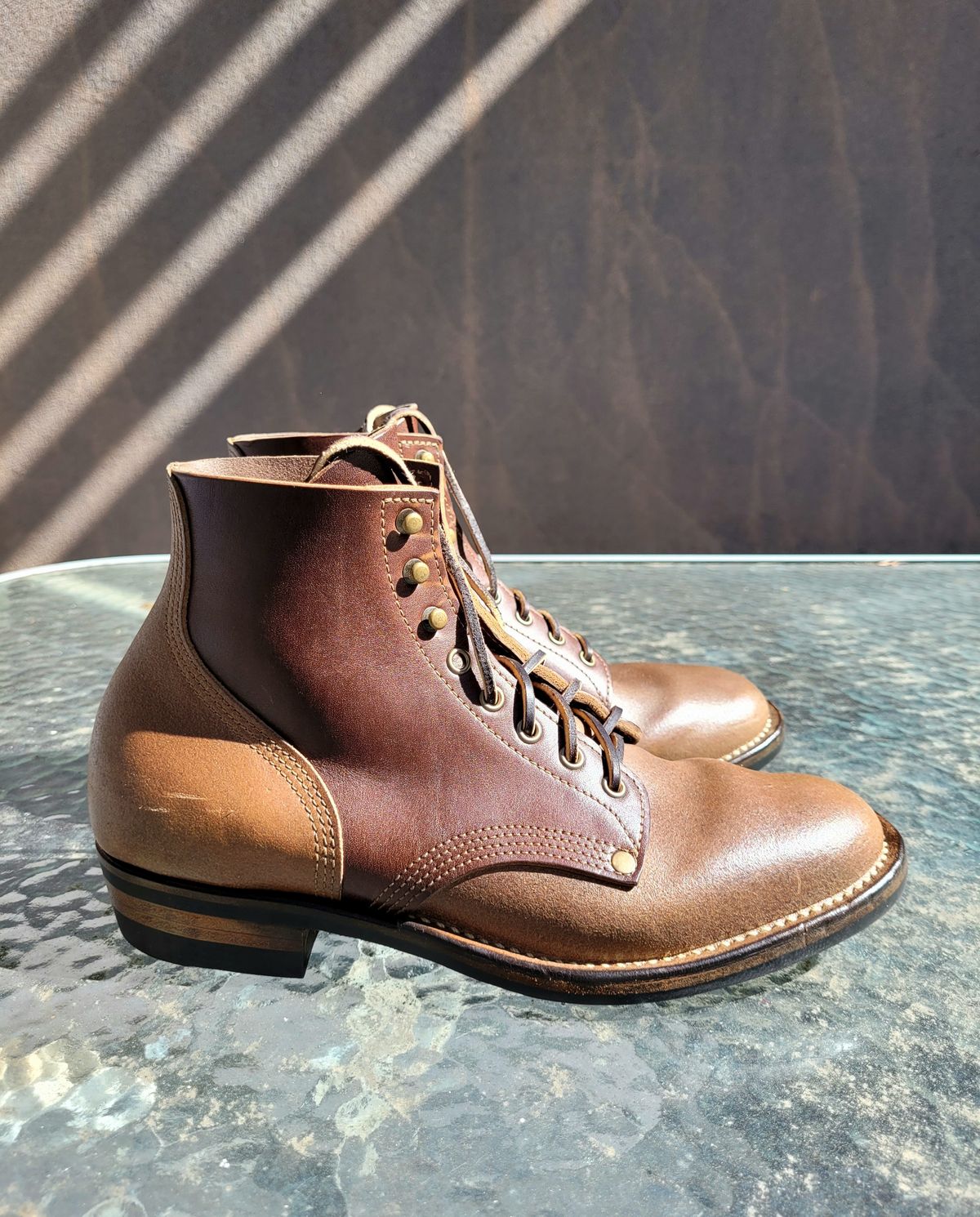 Photo by ericawjc on November 5, 2024 of the NF Bootmaker Milton Boot in Horween Natural Illini Latigo.