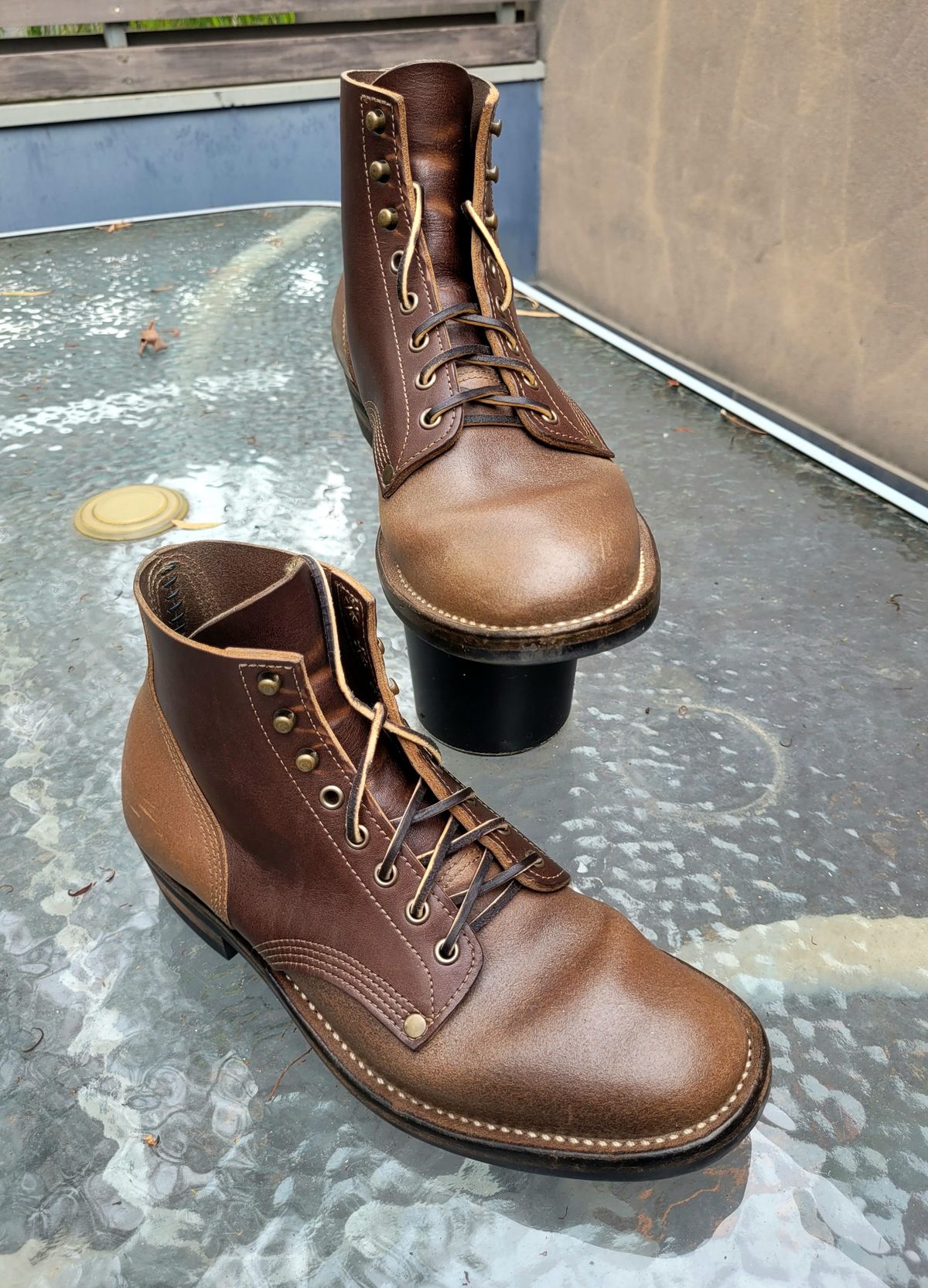 Photo by ericawjc on December 6, 2024 of the NF Bootmaker Milton Boot in Horween Natural Illini Latigo.