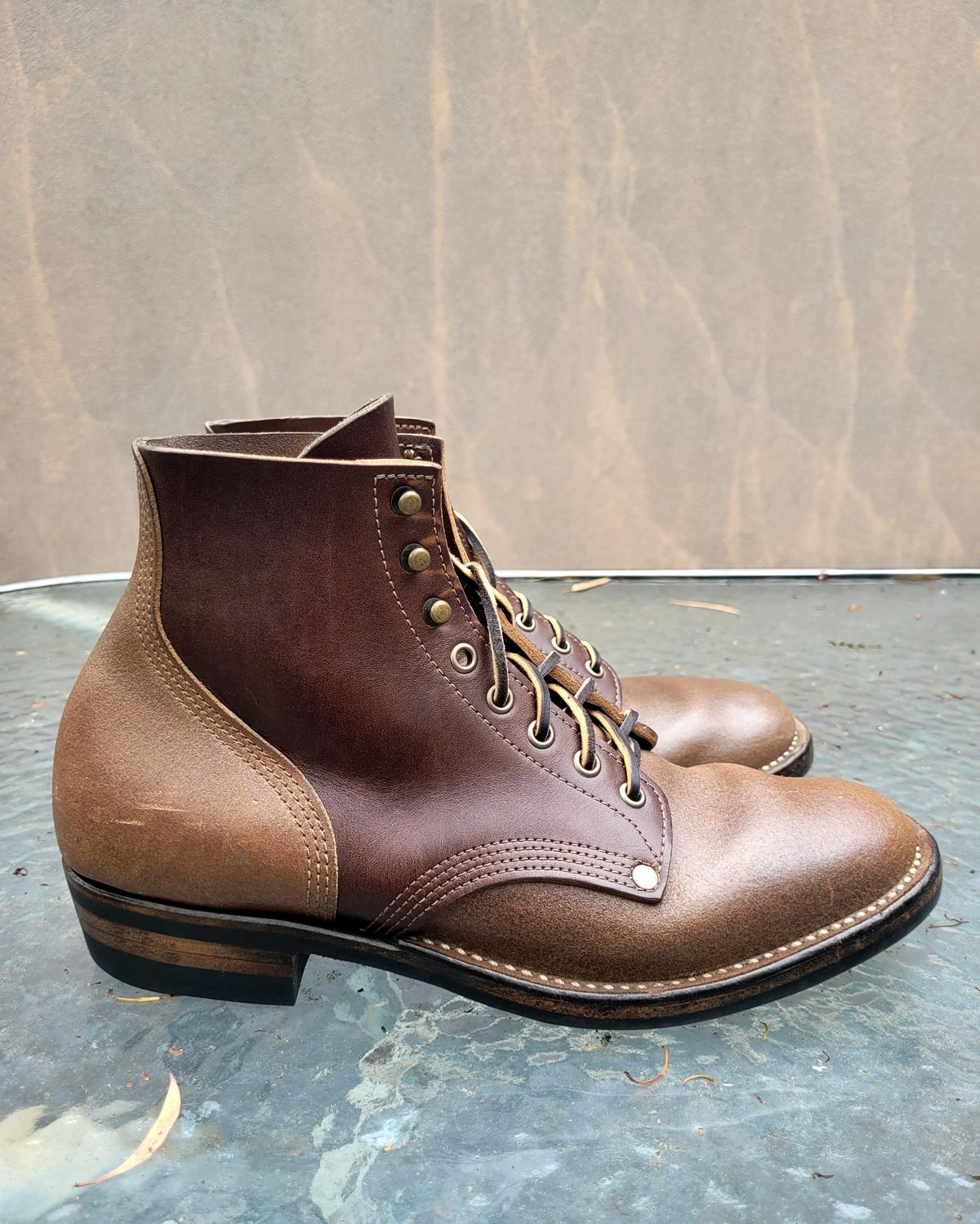 Photo by ericawjc on December 6, 2024 of the NF Bootmaker Milton Boot in Horween Natural Illini Latigo.