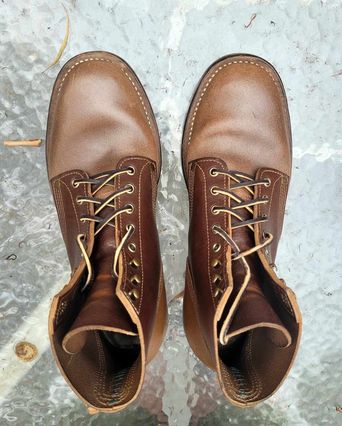 Photo by ericawjc on December 6, 2024 of the NF Bootmaker Milton Boot in Horween Natural Illini Latigo.