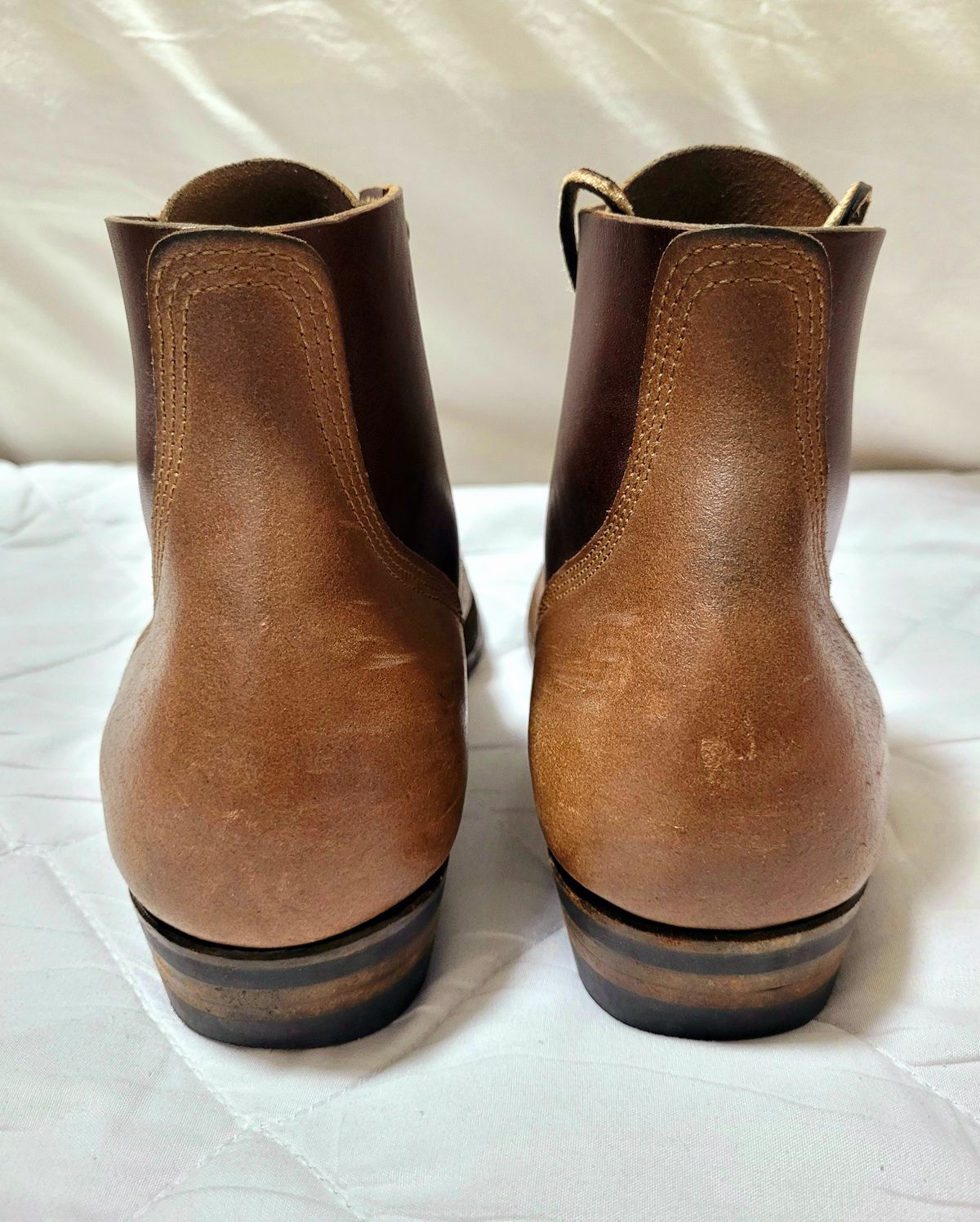 Photo by ericawjc on January 6, 2025 of the NF Bootmaker Milton Boot in Horween Natural Illini Latigo.