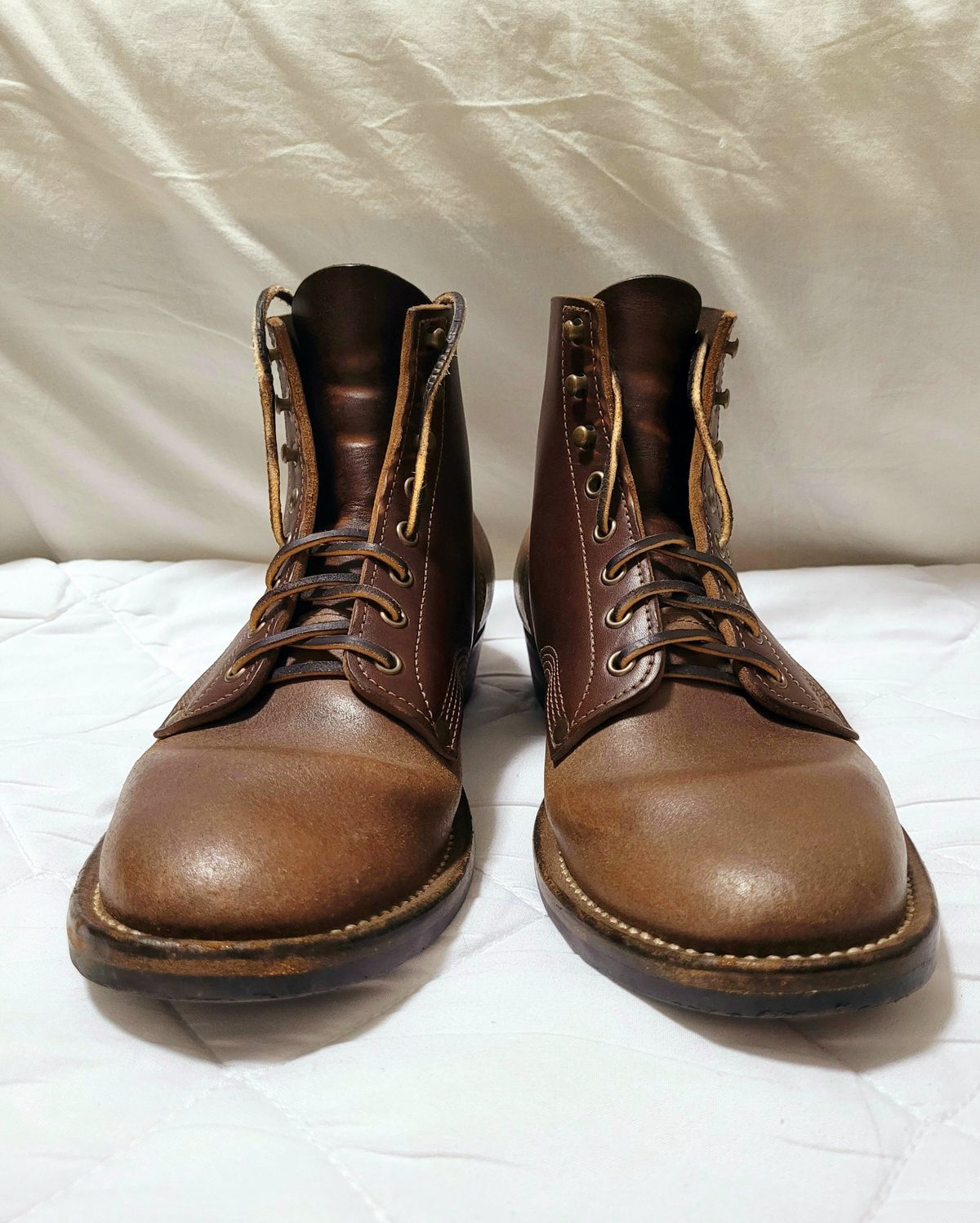 Photo by ericawjc on January 6, 2025 of the NF Bootmaker Milton Boot in Horween Natural Illini Latigo.