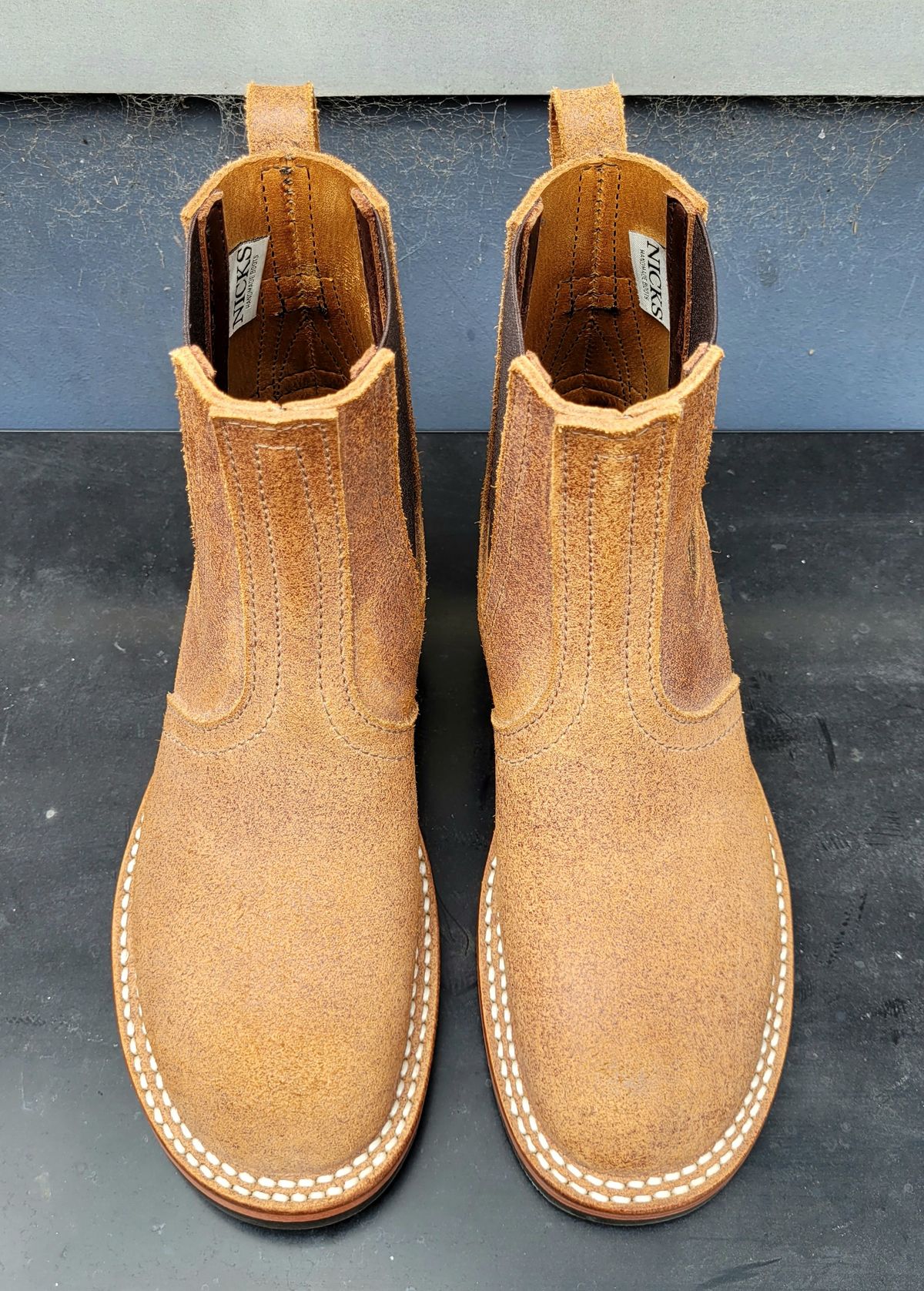 Photo by ericawjc on October 1, 2025 of the Nicks Heritage Chelsea in Nicks / Seidel 1964 Monarch Roughout.