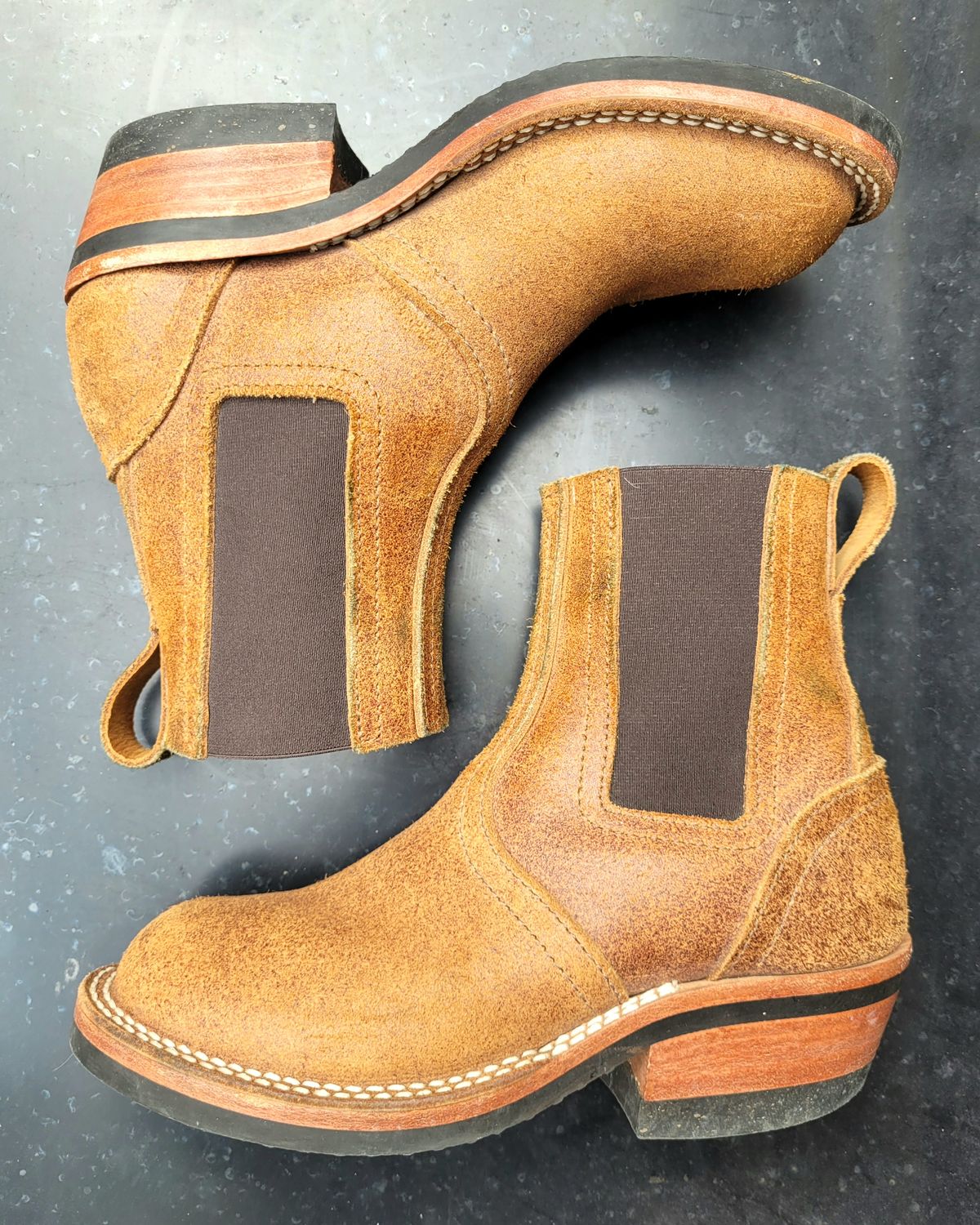 Photo by ericawjc on November 5, 2025 of the Nicks Heritage Chelsea in Nicks / Seidel 1964 Monarch Roughout.