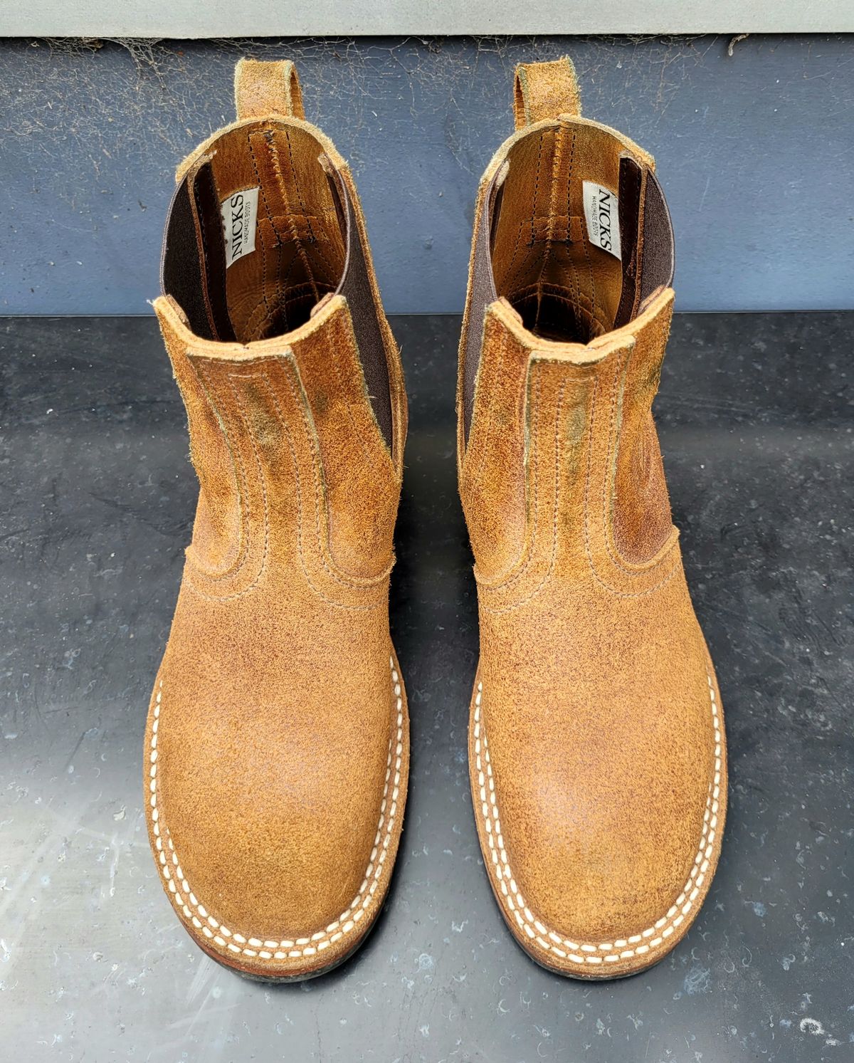 Photo by ericawjc on November 5, 2025 of the Nicks Heritage Chelsea in Nicks / Seidel 1964 Monarch Roughout.