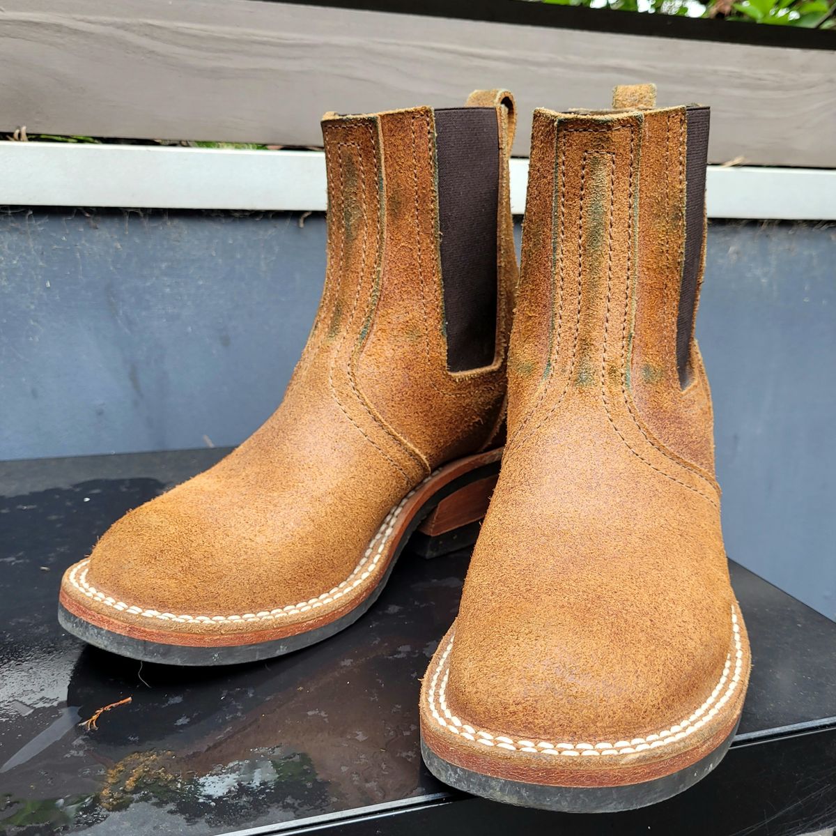 Photo by ericawjc on December 5, 2025 of the Nicks Heritage Chelsea in Nicks / Seidel 1964 Monarch Roughout.