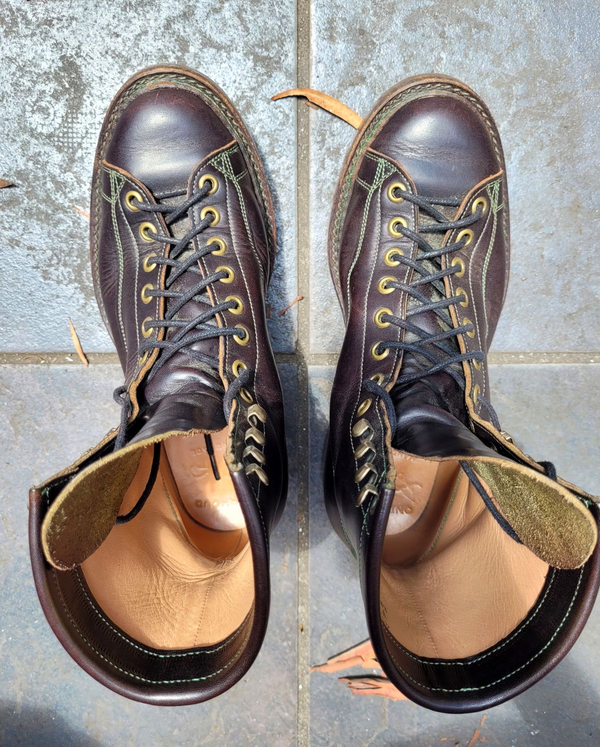 Photo by ericawjc on January 5, 2024 of the Onderhoud LCV02 Monkey Boot in Badalassi Carlo Oliva Minerva Overdyed Black.