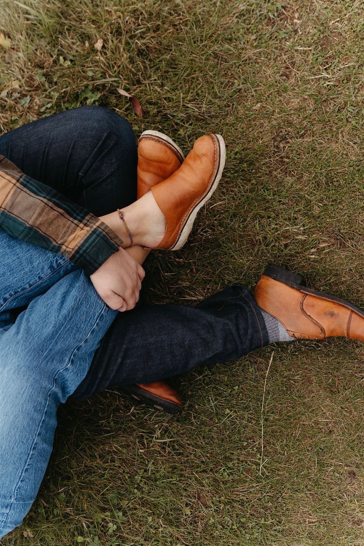 Photo by kristinr on November 1, 2023 of the Hook & Punch Mule in Conciera MPG Aragona English tan.