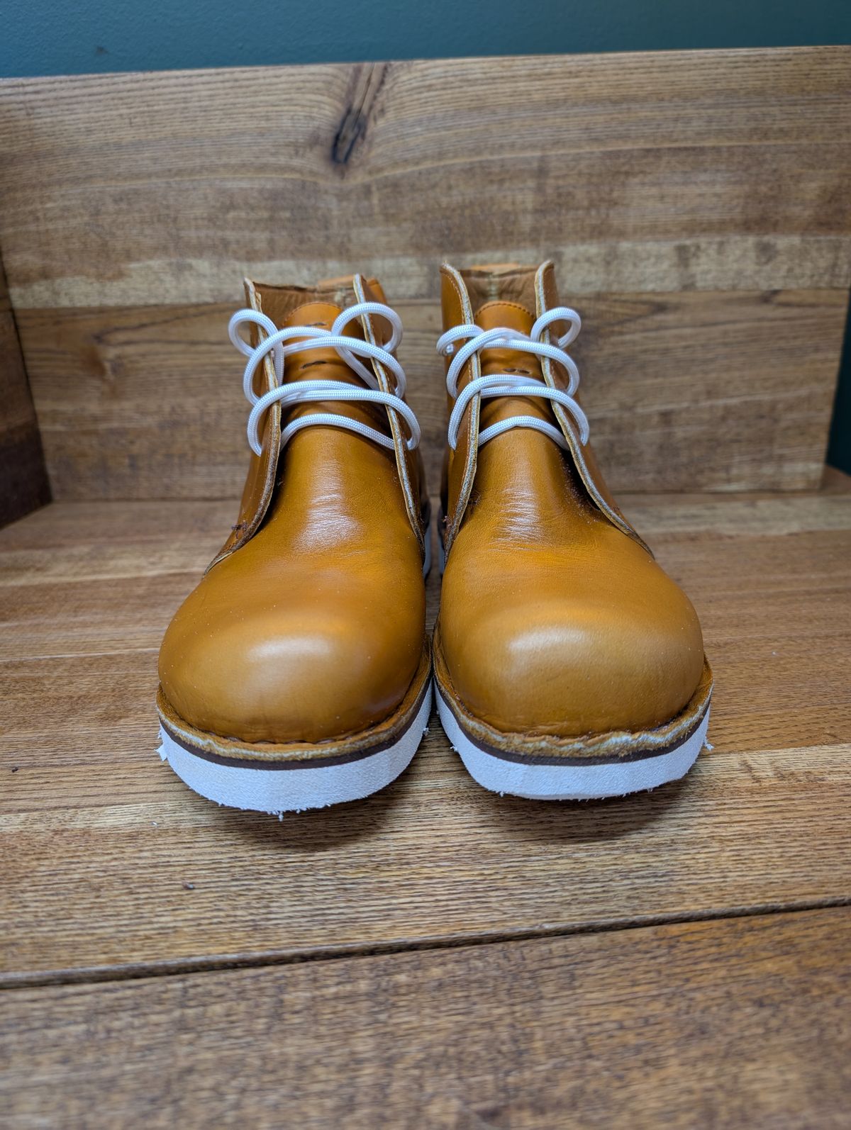 Photo by kristinr on October 5, 2024 of the Hook & Punch Chukka V2 in Horween Sunflower cavalier.