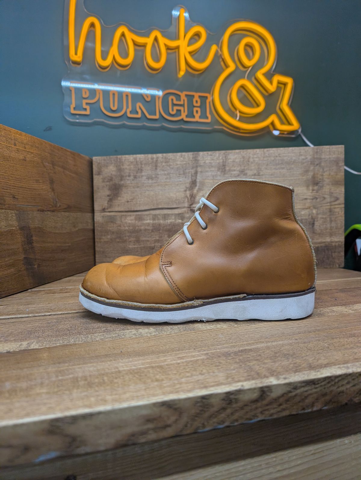 Photo by kristinr on November 5, 2024 of the Hook & Punch Chukka V2 in Horween Sunflower cavalier.