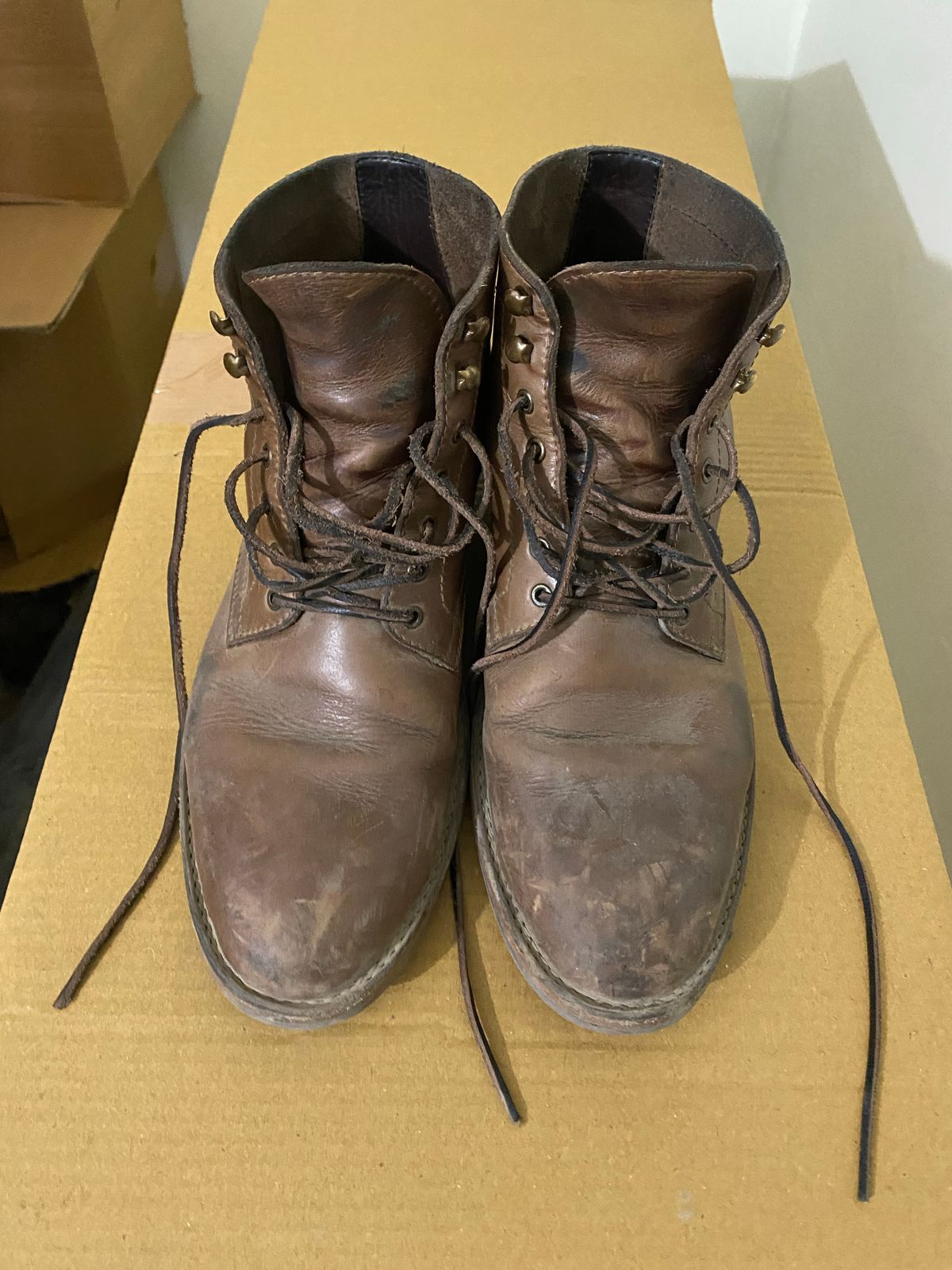Photo by iPradeep on November 5, 2022 of the Blkbrd Shoemaker Rudiger Service Boot in Horween Natural Chromexcel.