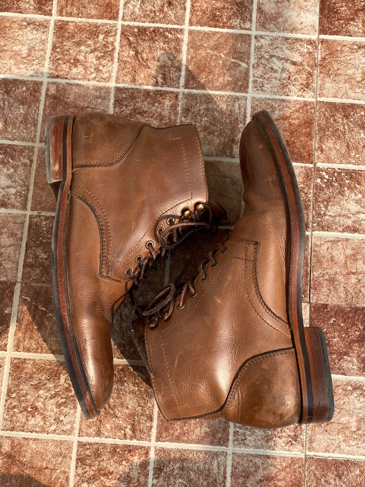Photo by iPradeep on December 4, 2022 of the Blkbrd Shoemaker Rudiger Service Boot in Horween Natural Chromexcel.