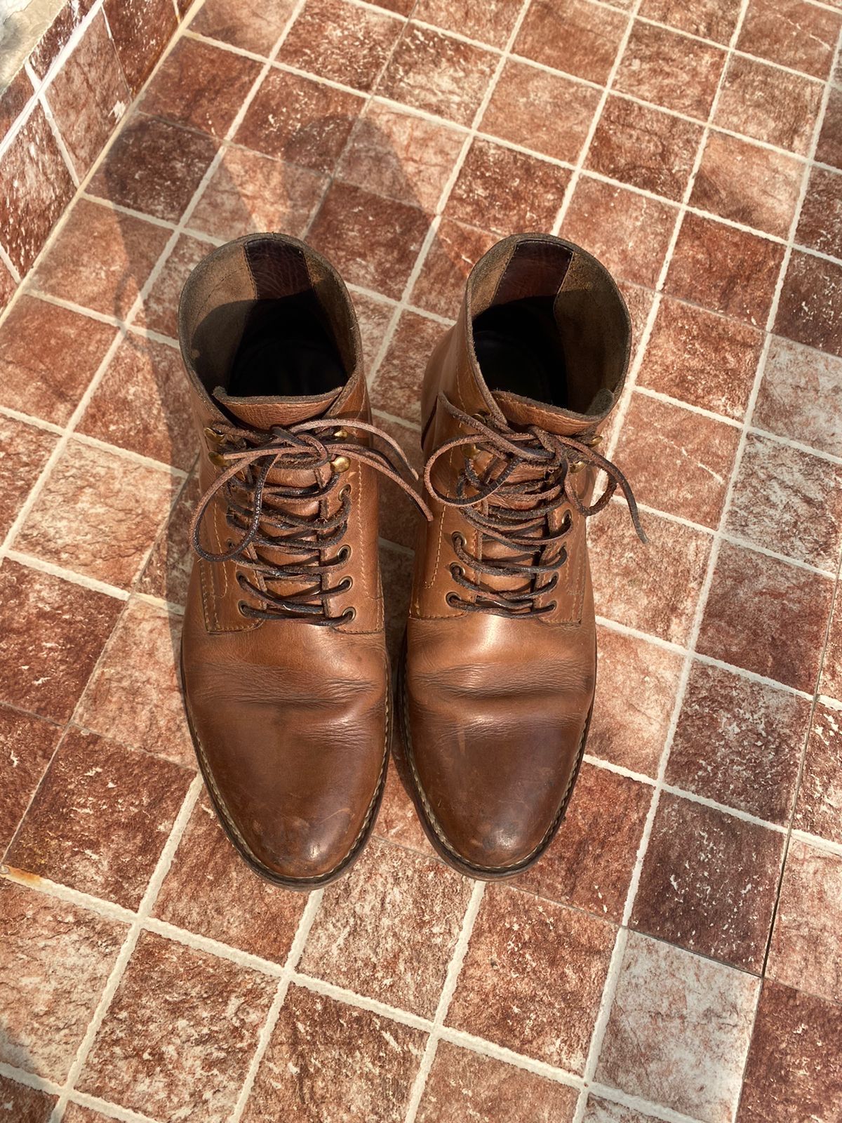 Photo by iPradeep on December 4, 2022 of the Blkbrd Shoemaker Rudiger Service Boot in Horween Natural Chromexcel.