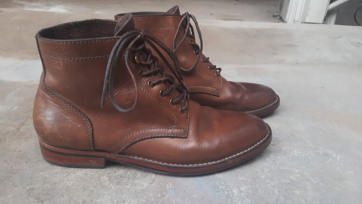 Photo by iPradeep on January 4, 2023 of the Blkbrd Shoemaker Rudiger Service Boot in Horween Natural Chromexcel.